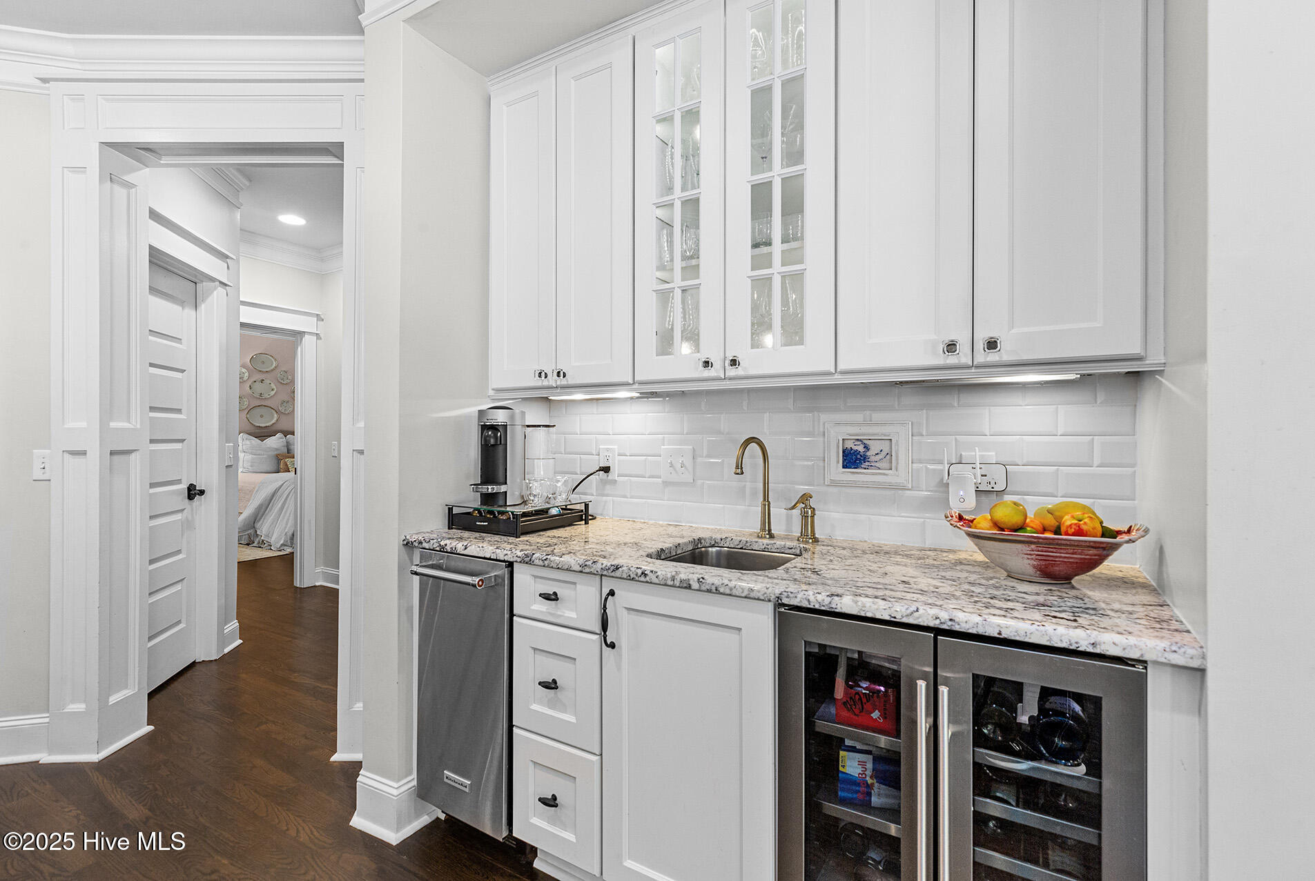 100541349 | Photo 29