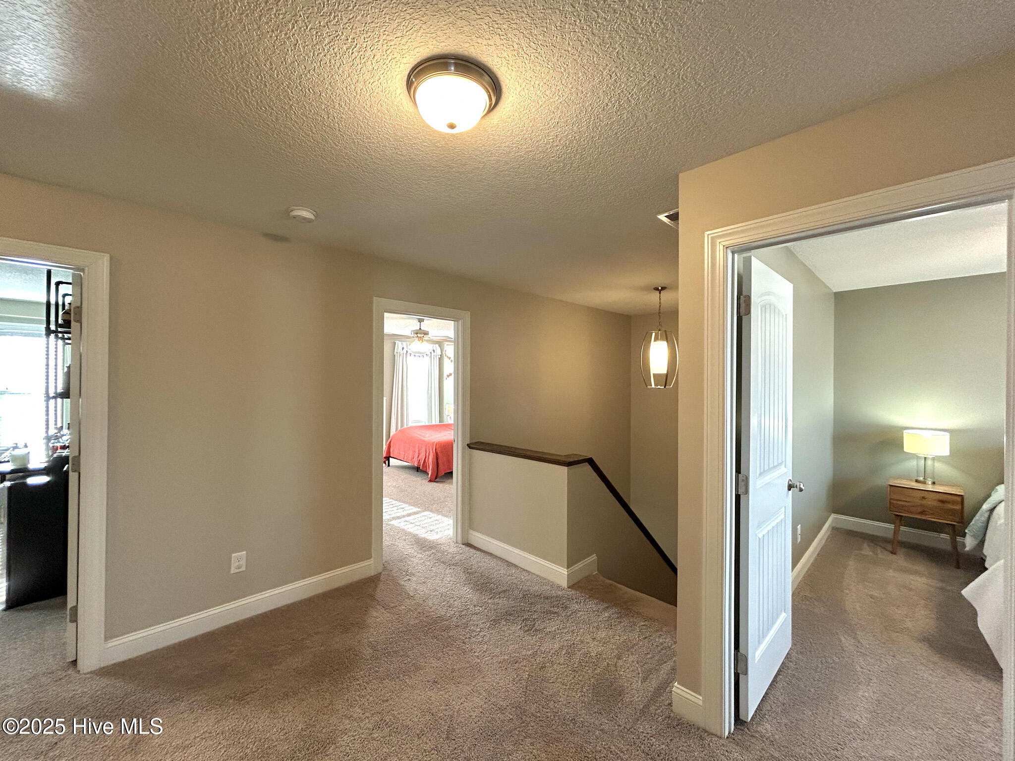 100545888 | Photo 34