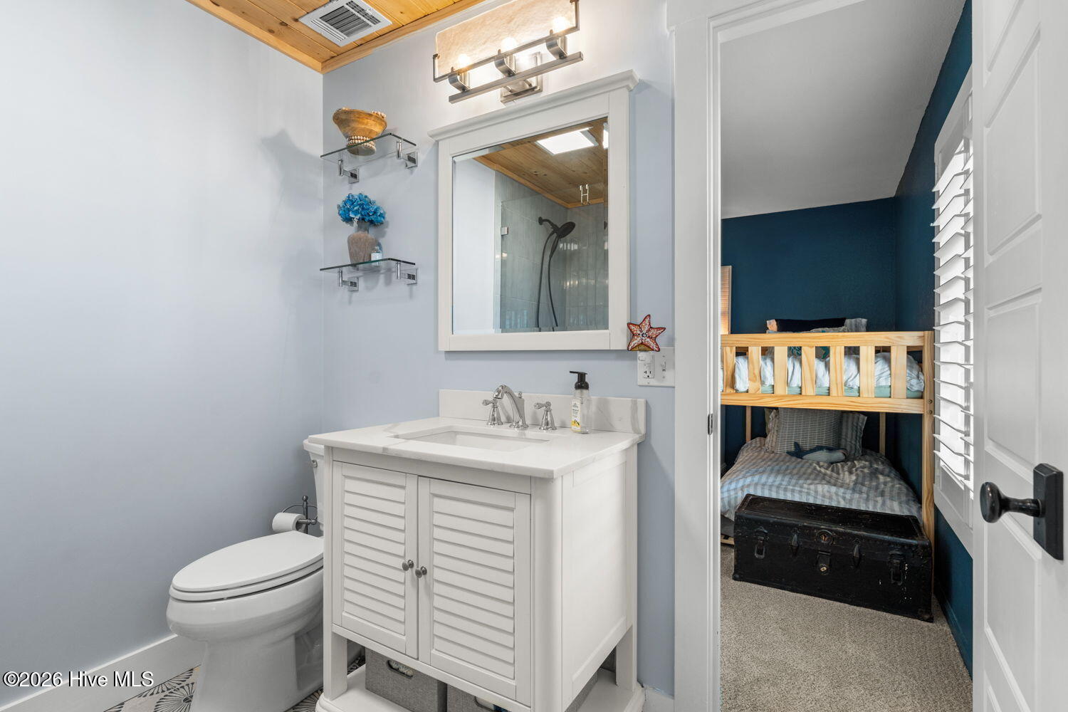 100569670 | Photo 28