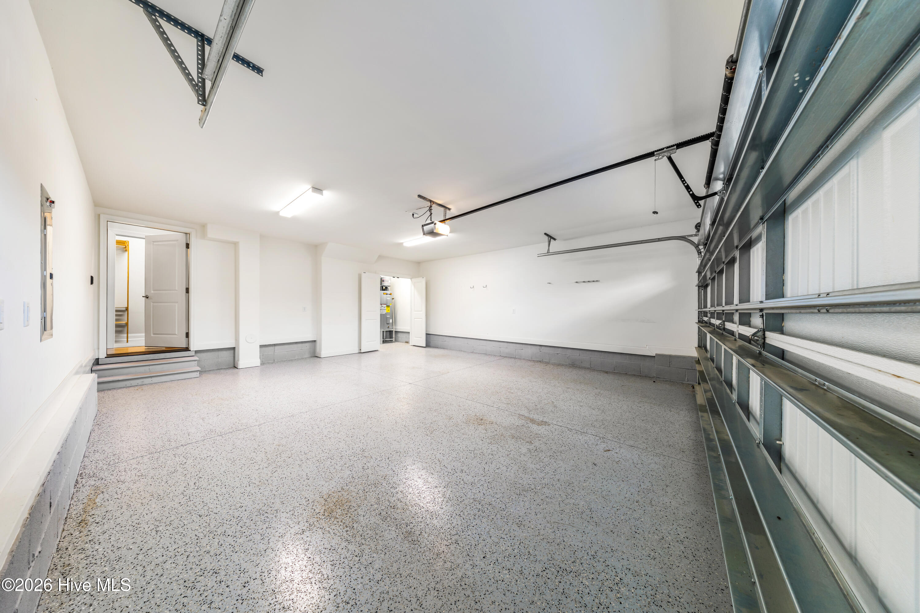 100536175 | Photo 52