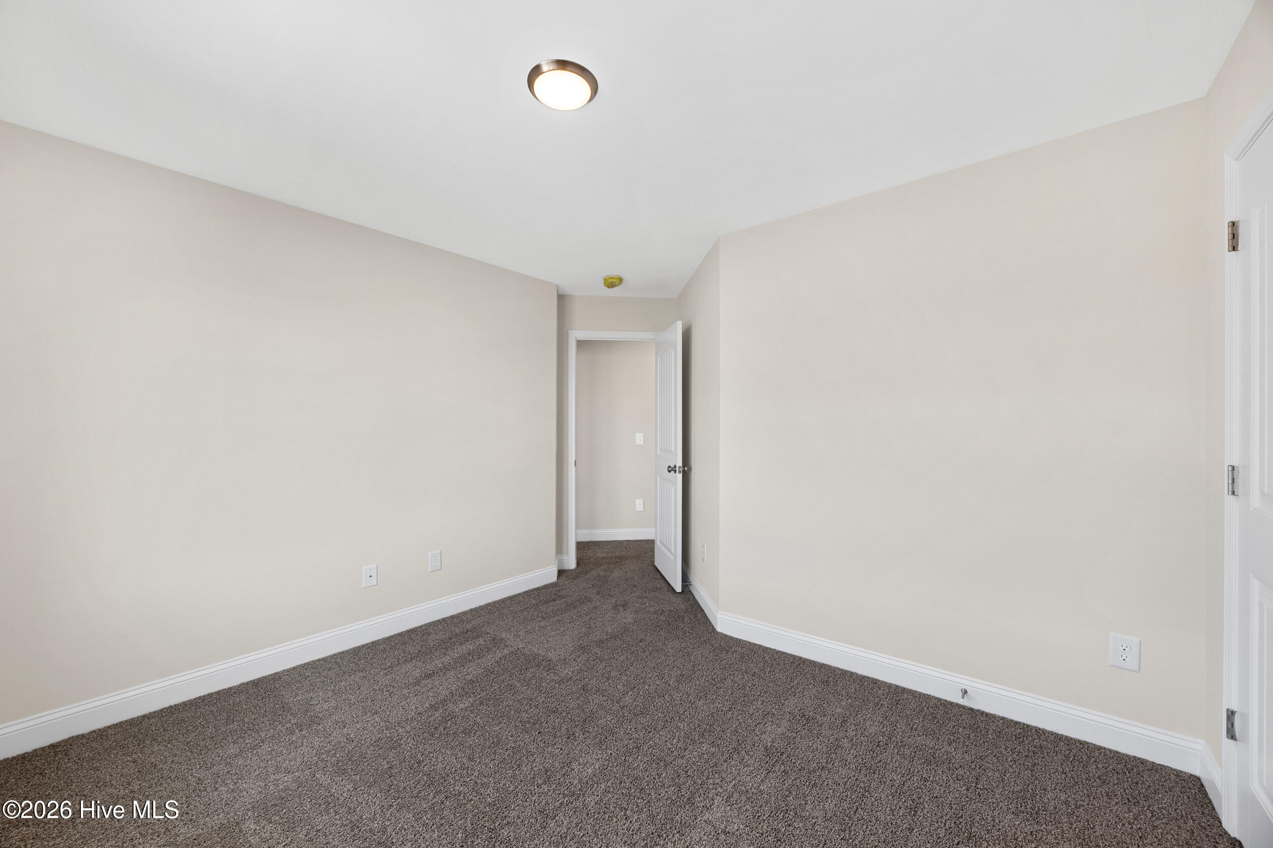 100551256 | Photo 34