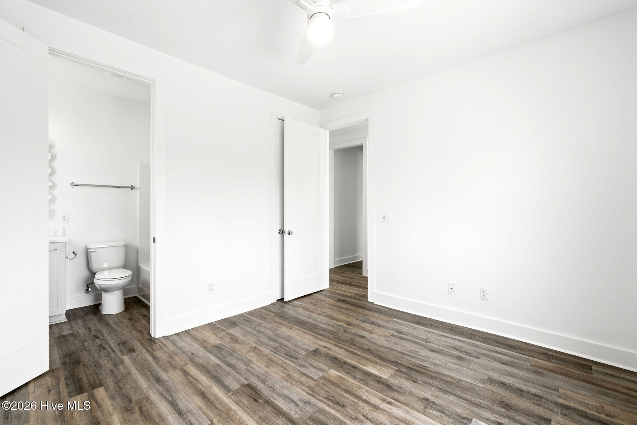 100564360 | Photo 35