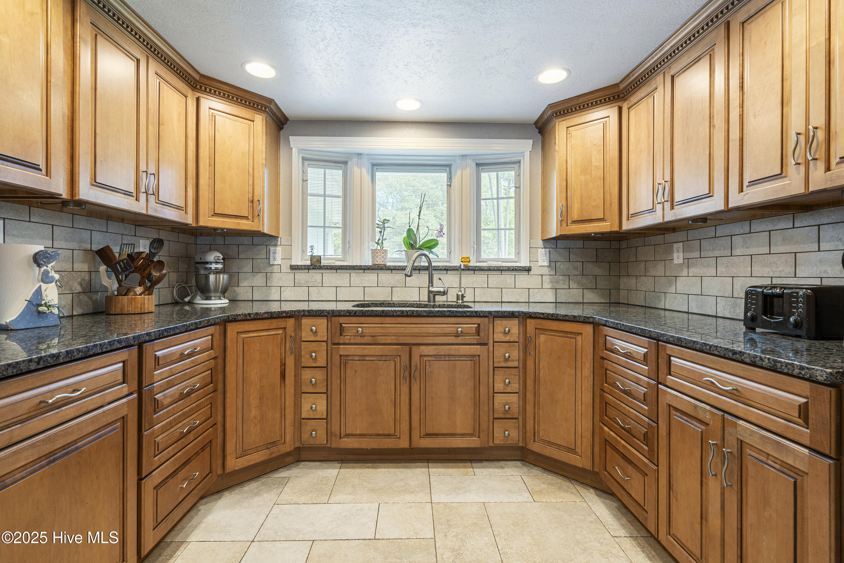 100569480 | Photo 20