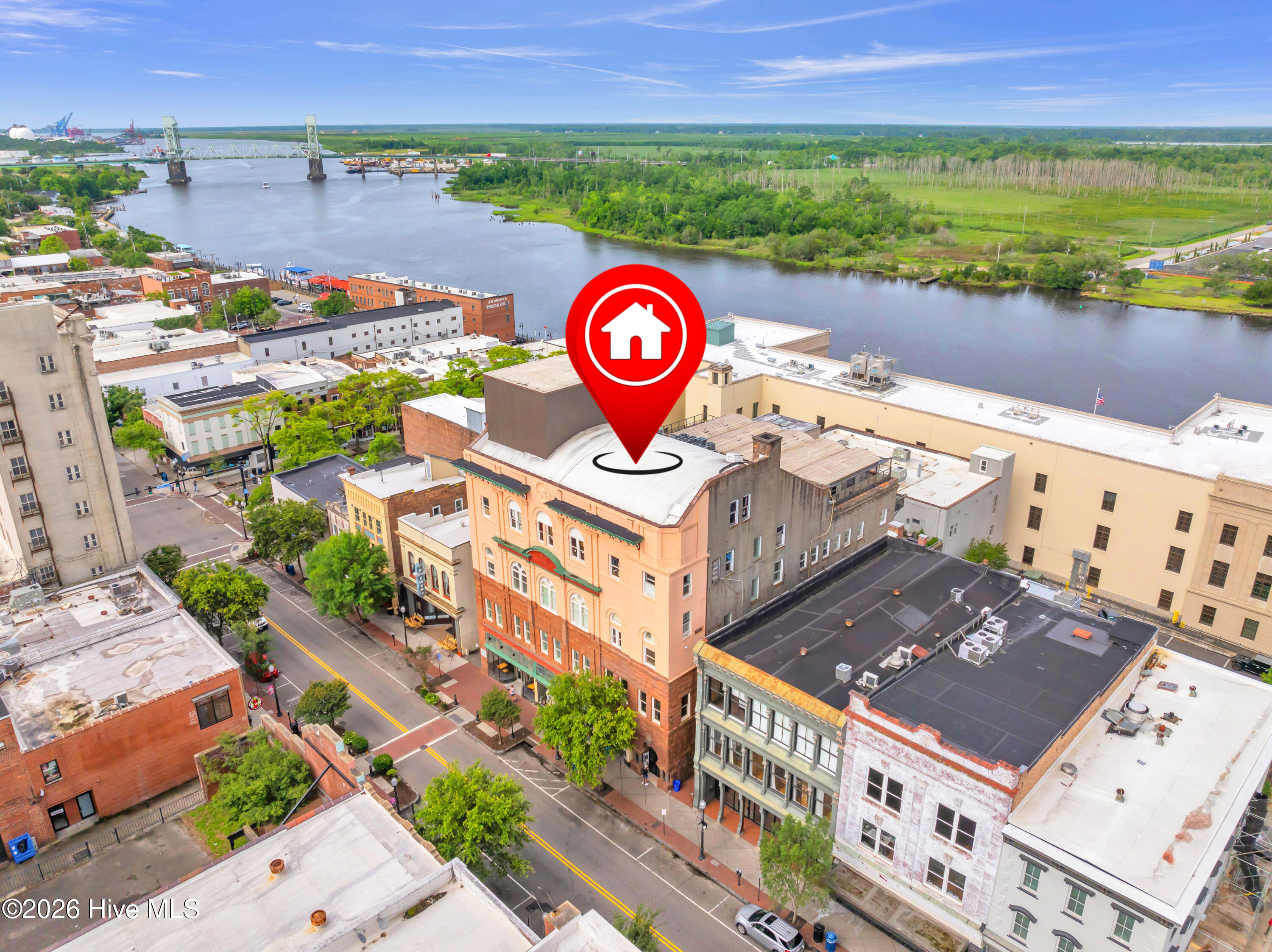 100555401 | Photo 22