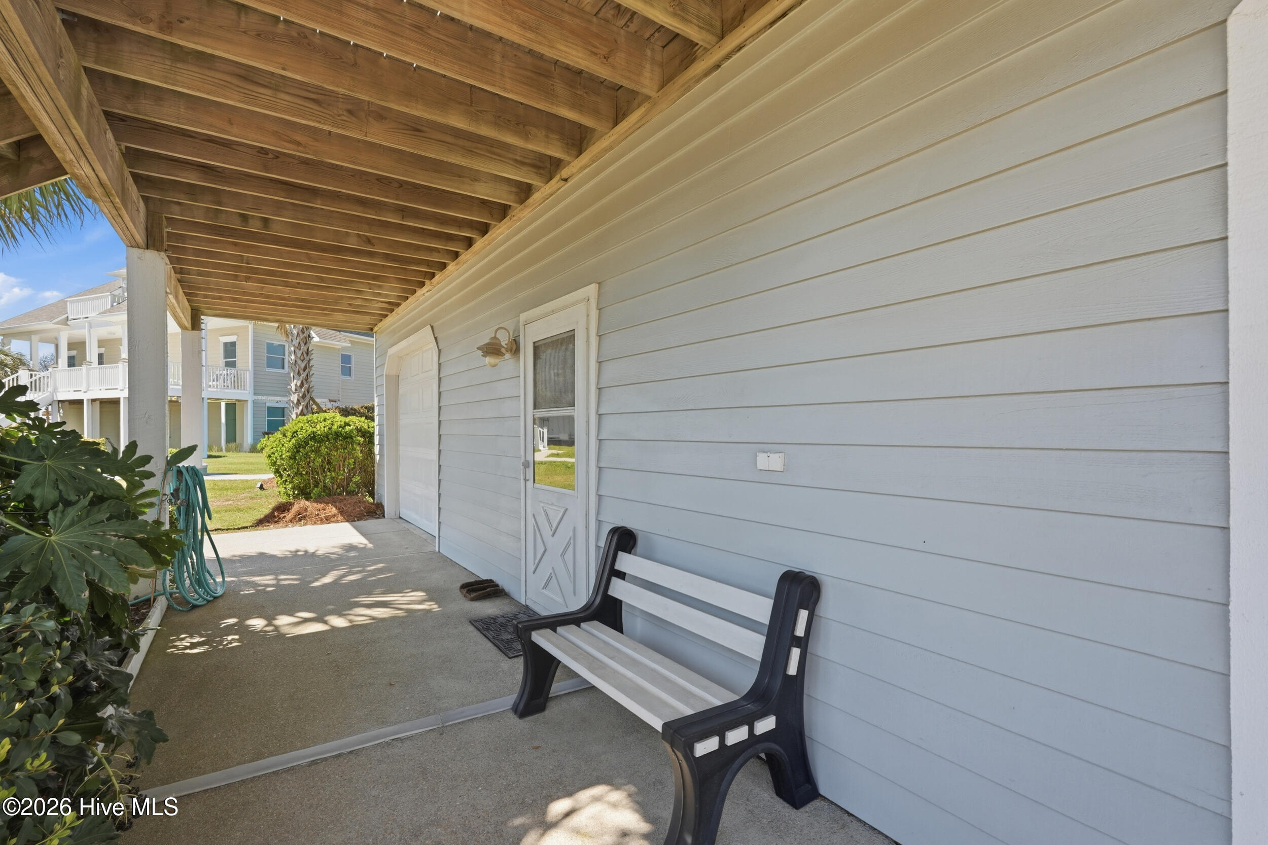 100561994 | Photo 77