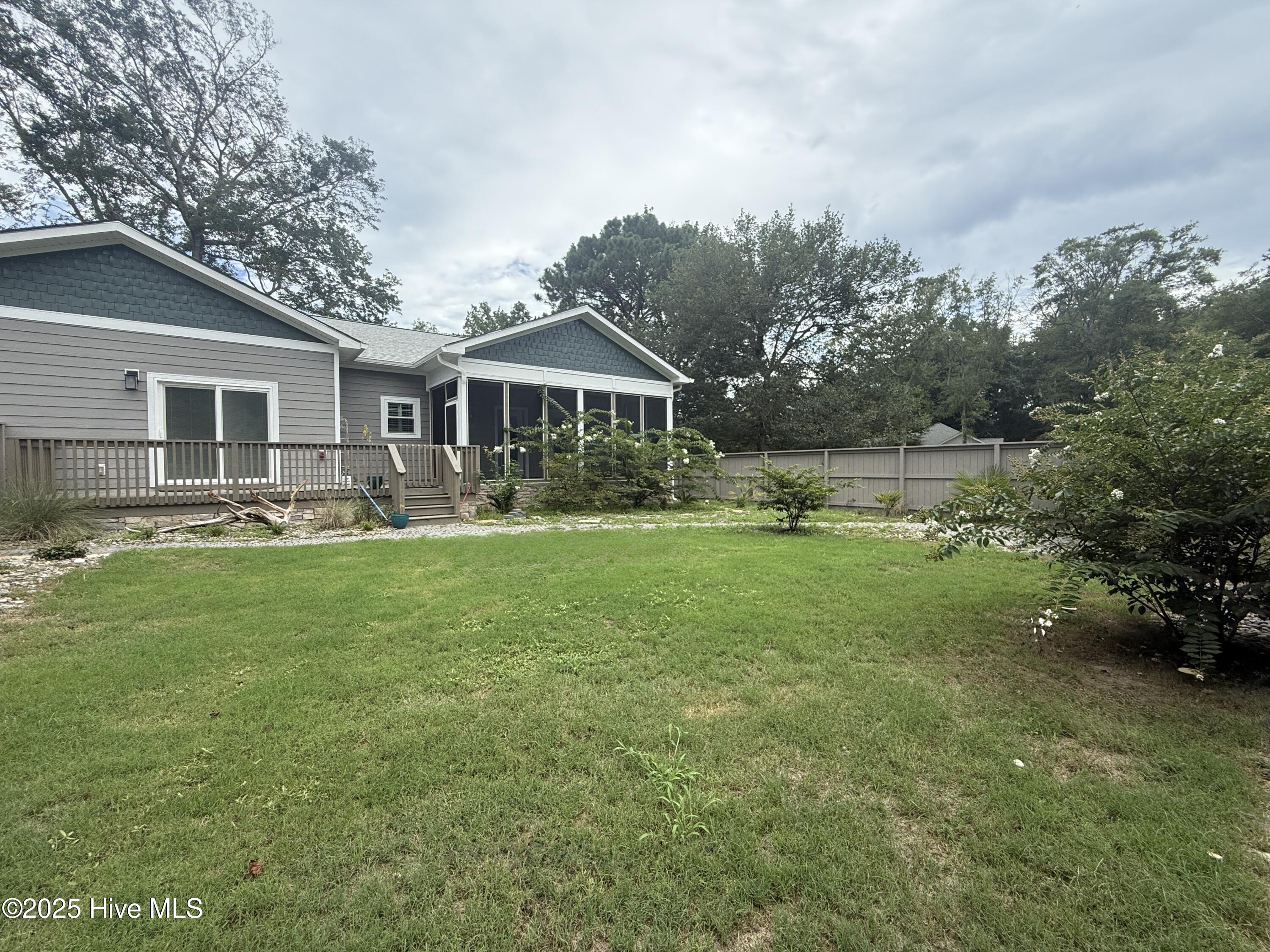 100525098 | Photo 43