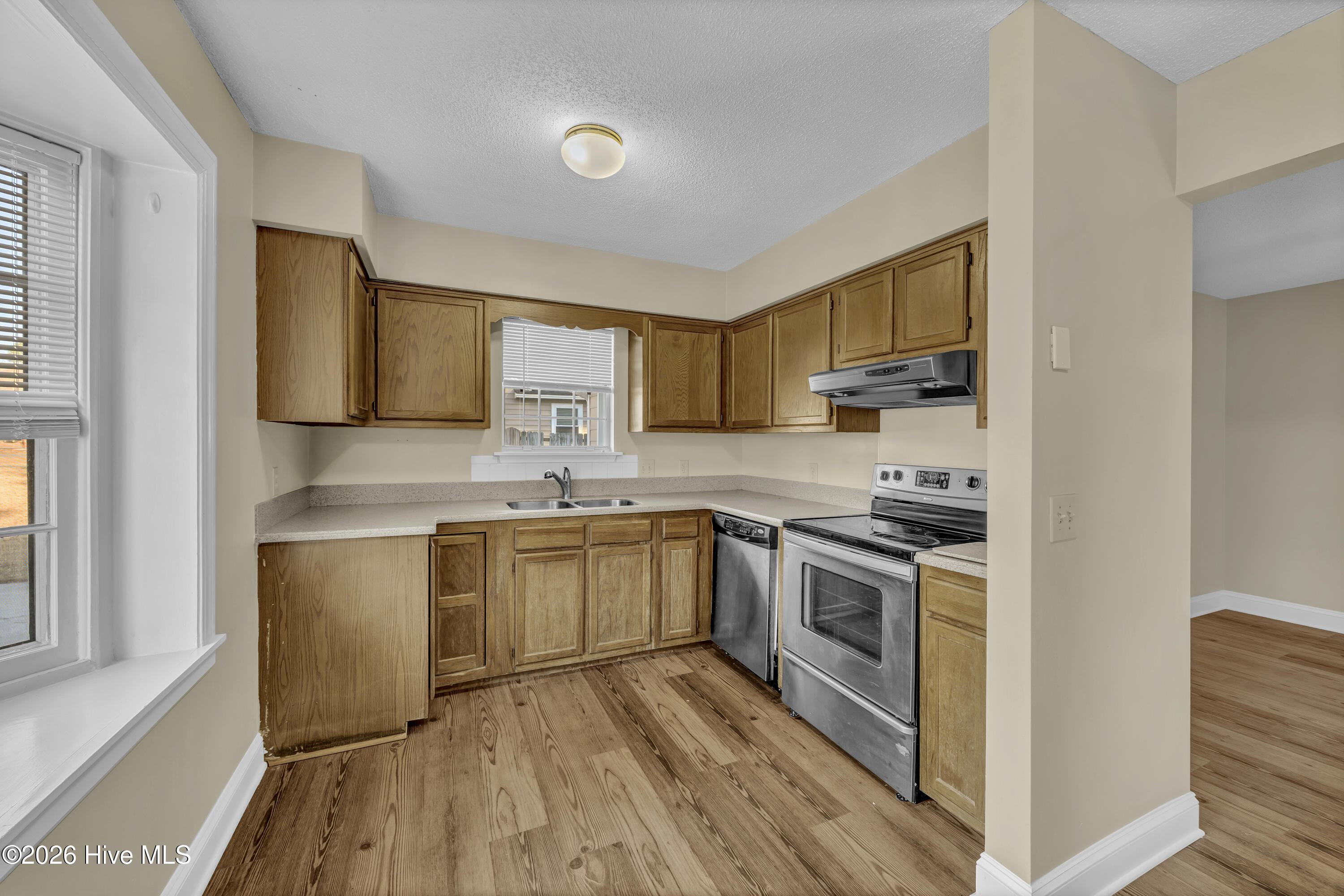 100543964 | Photo 10