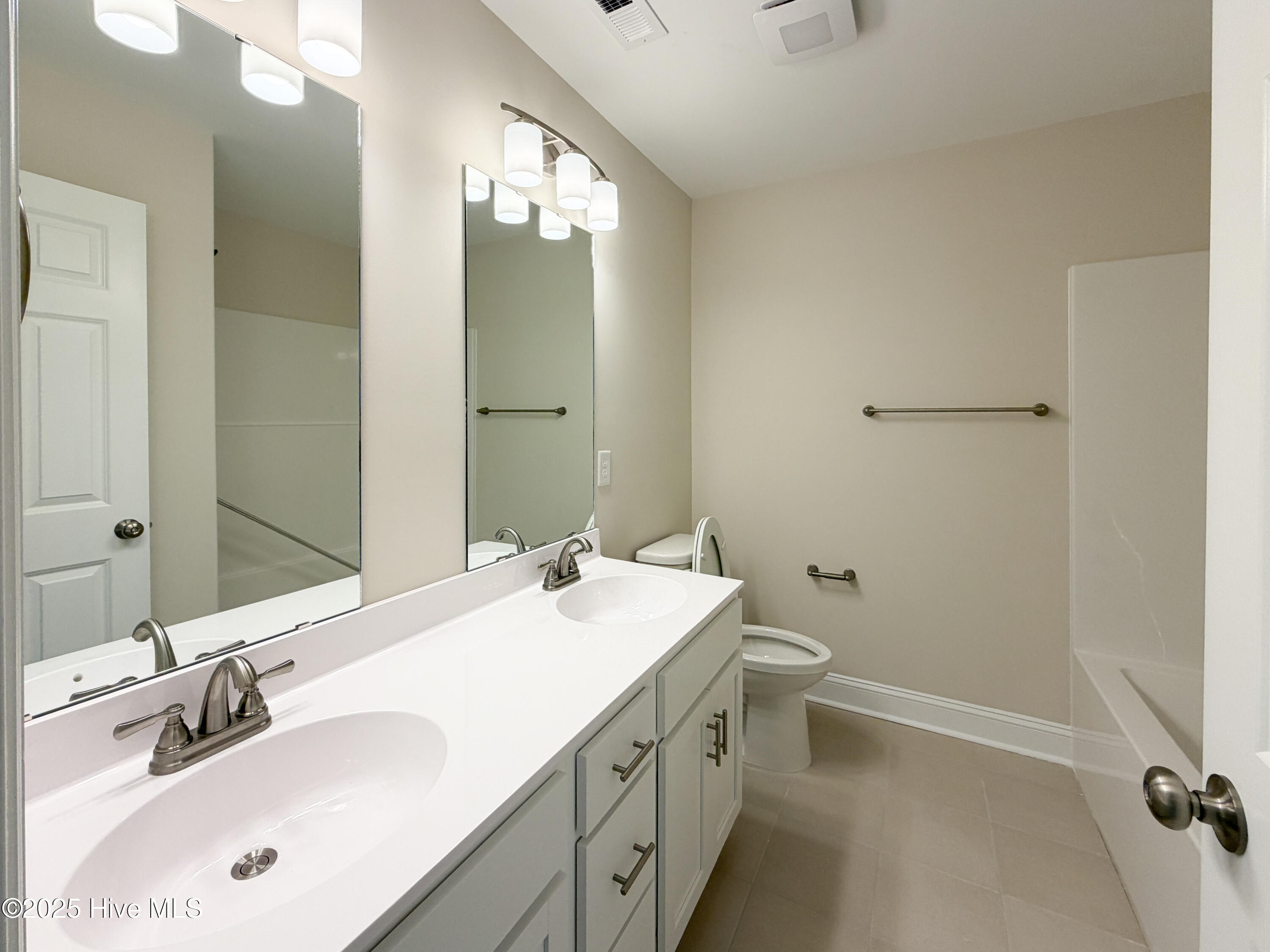 100544616 | Photo 12