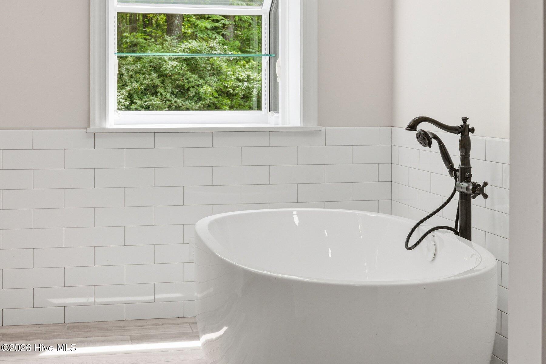 100575165 | Photo 28