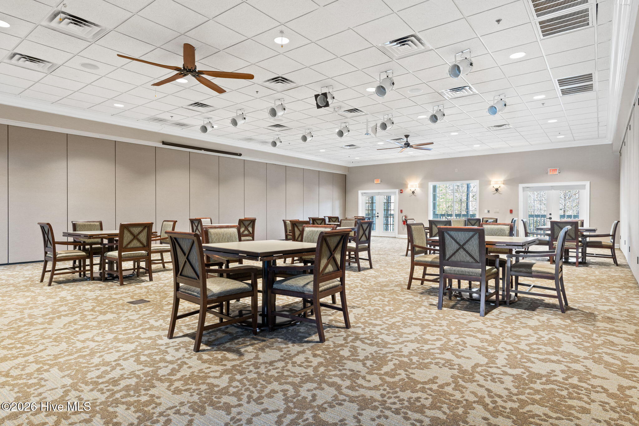 100553599 | Photo 61