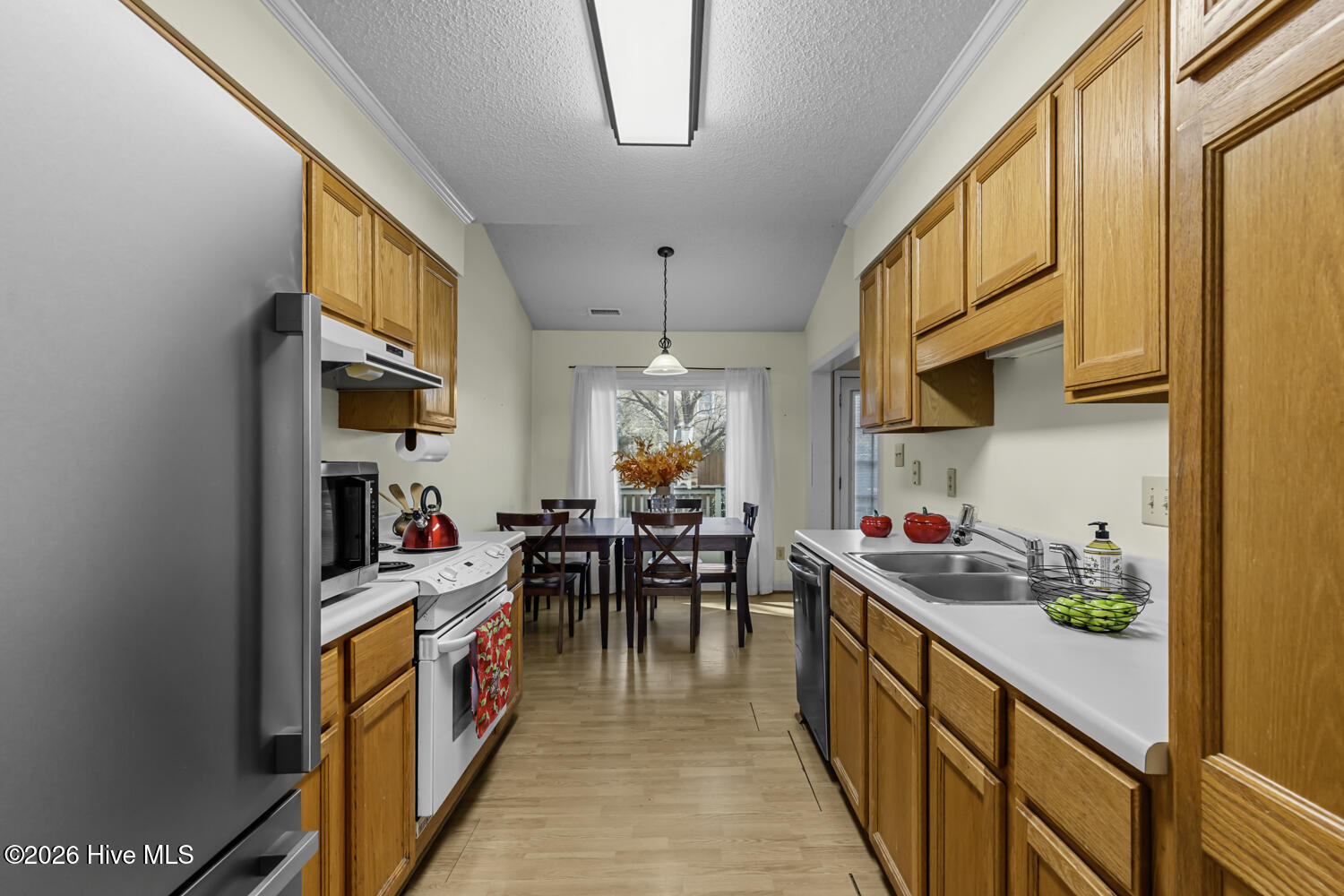 100554638 | Photo 16