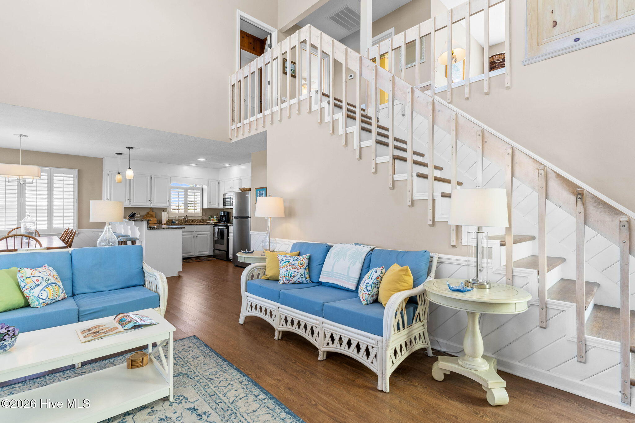 100566537 | Photo 15