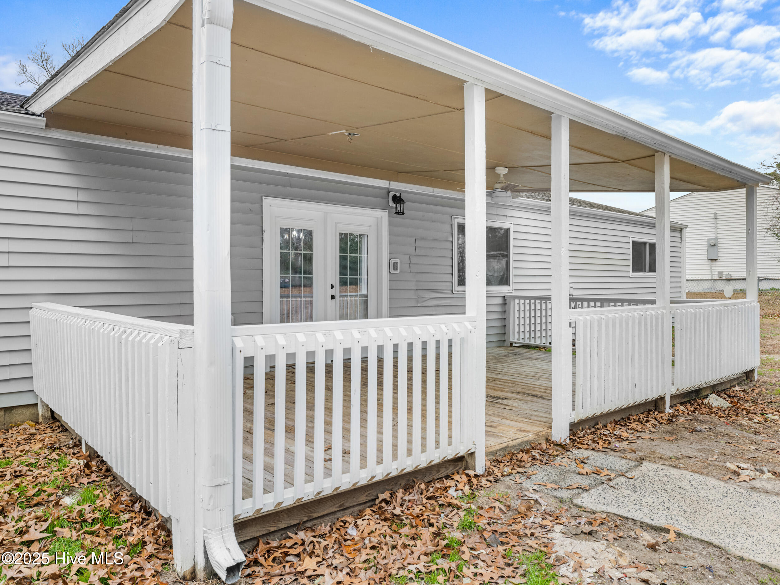 100546009 | Photo 50