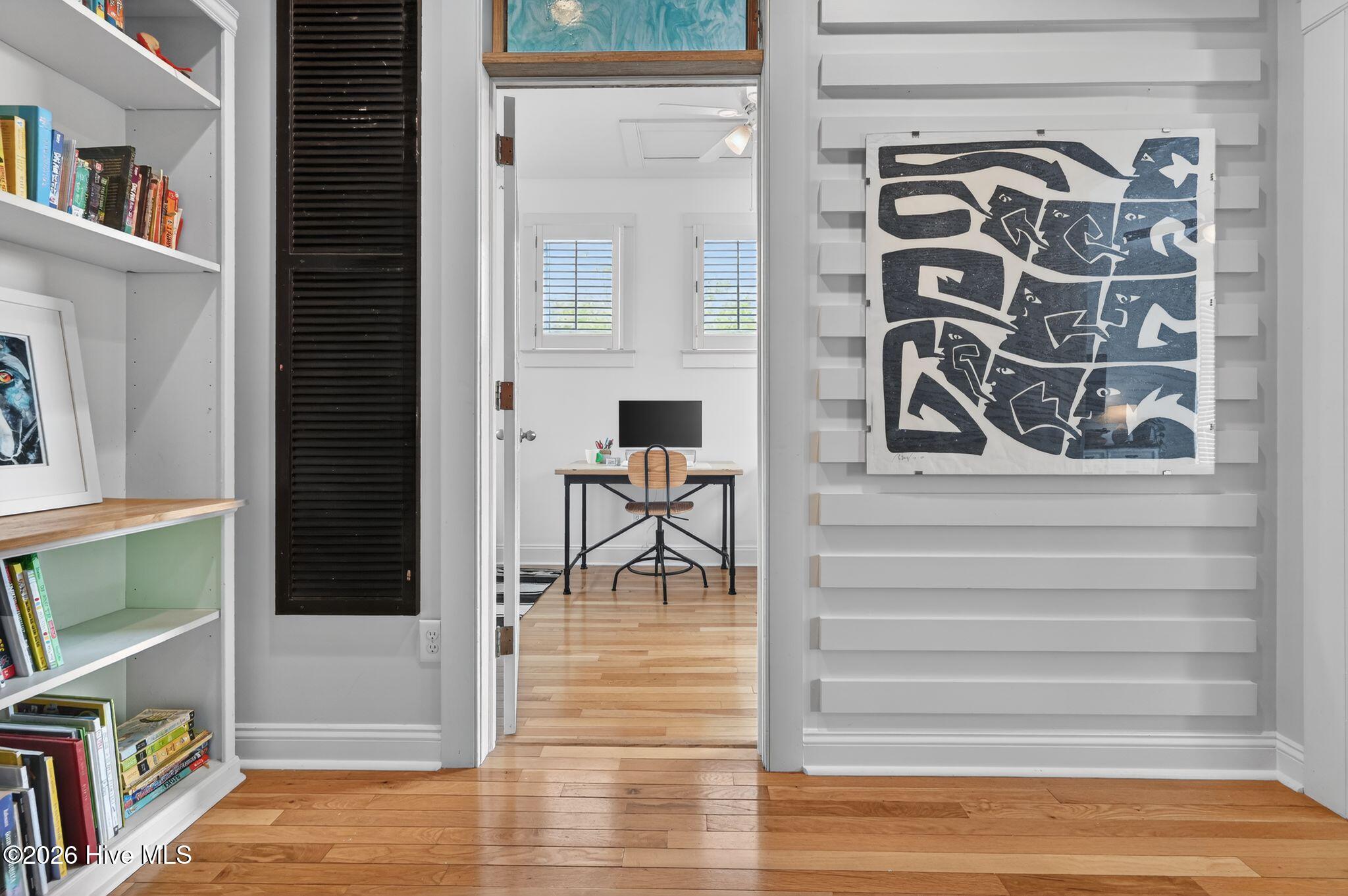 100569921 | Photo 20