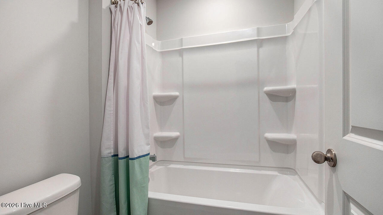 100567119 | Photo 30