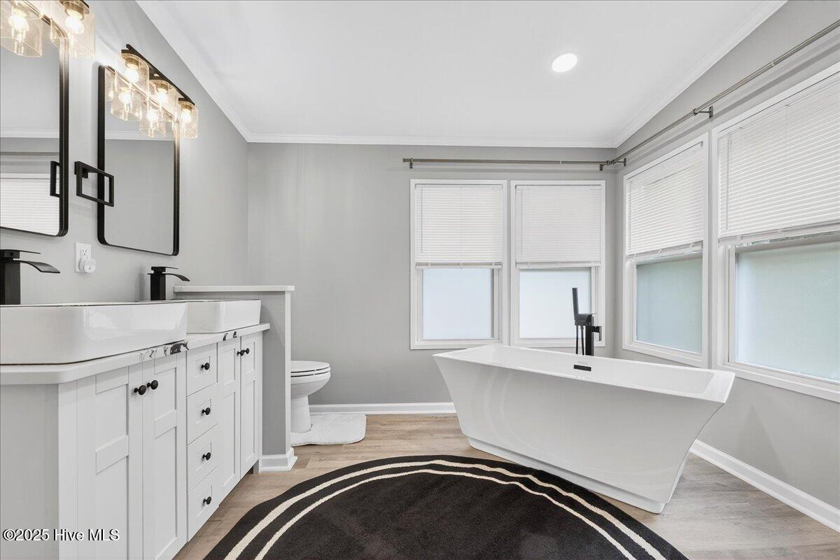 100535729 | Photo 34