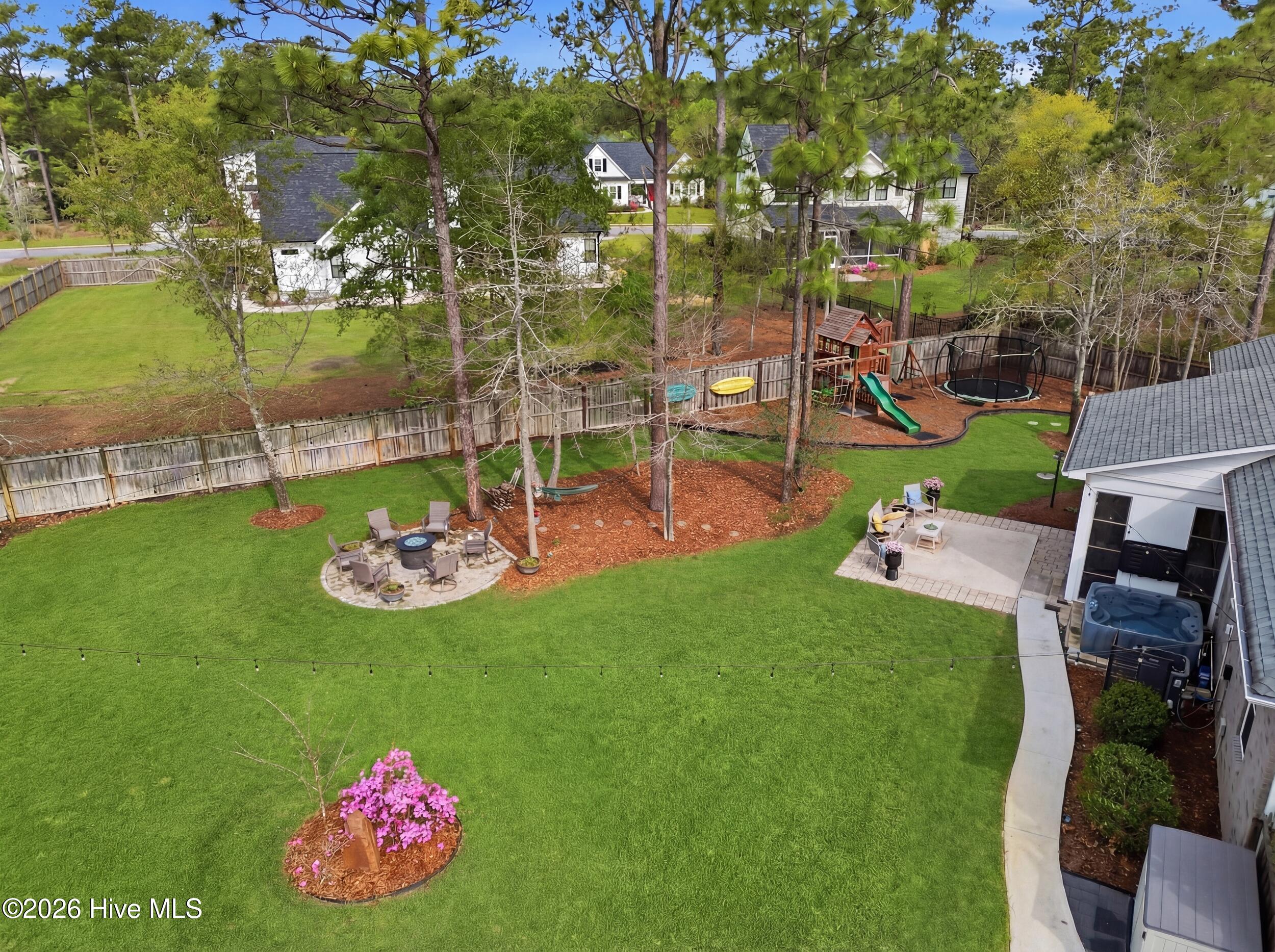 100565388 | Photo 60