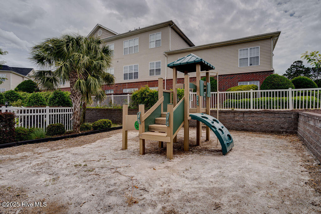 100517660 | Photo 25