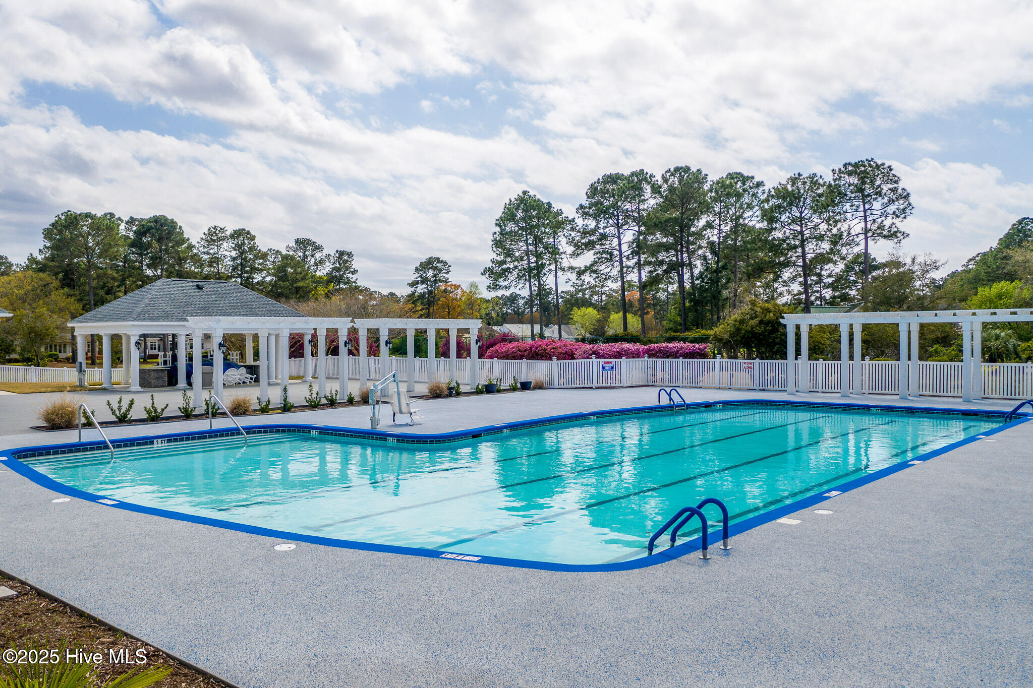 100565271 | Photo 28