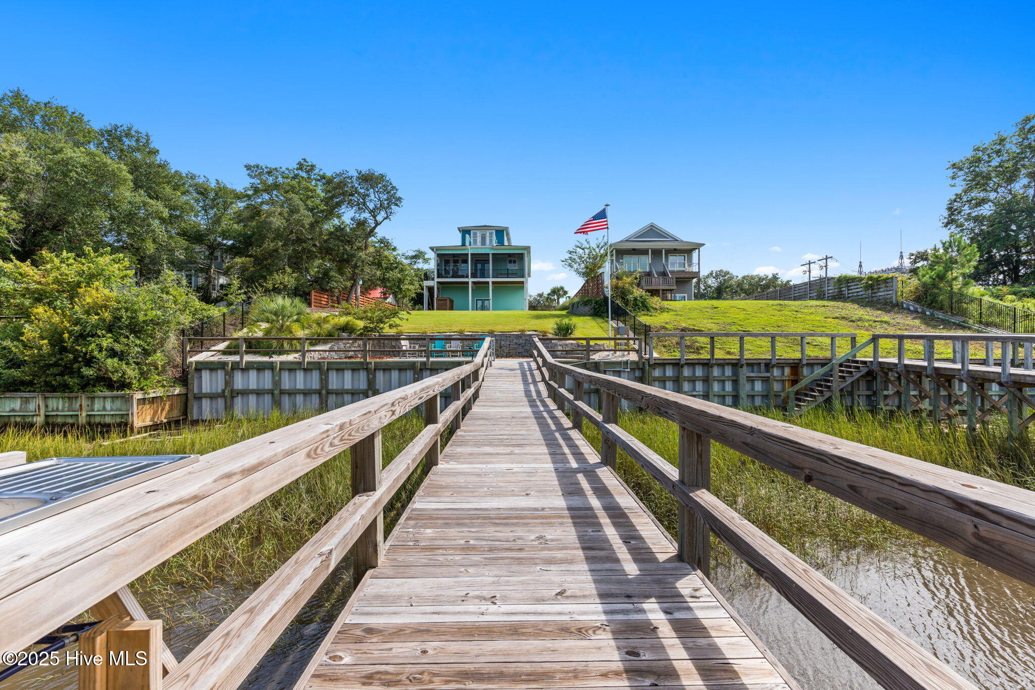 100527753 | Photo 42