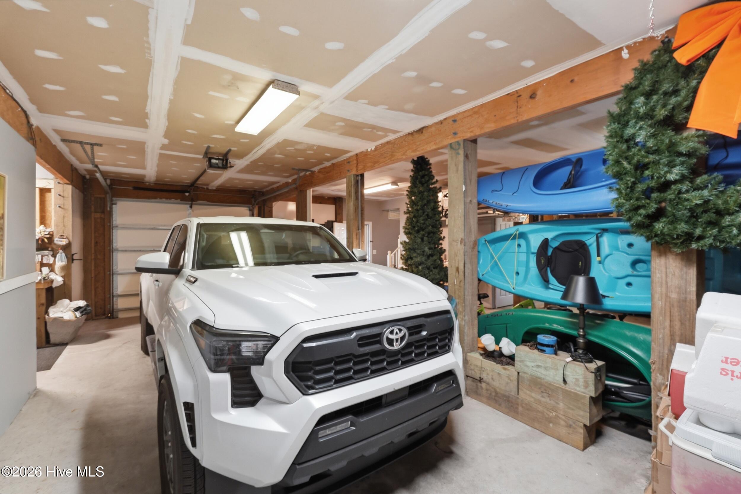 100561994 | Photo 68