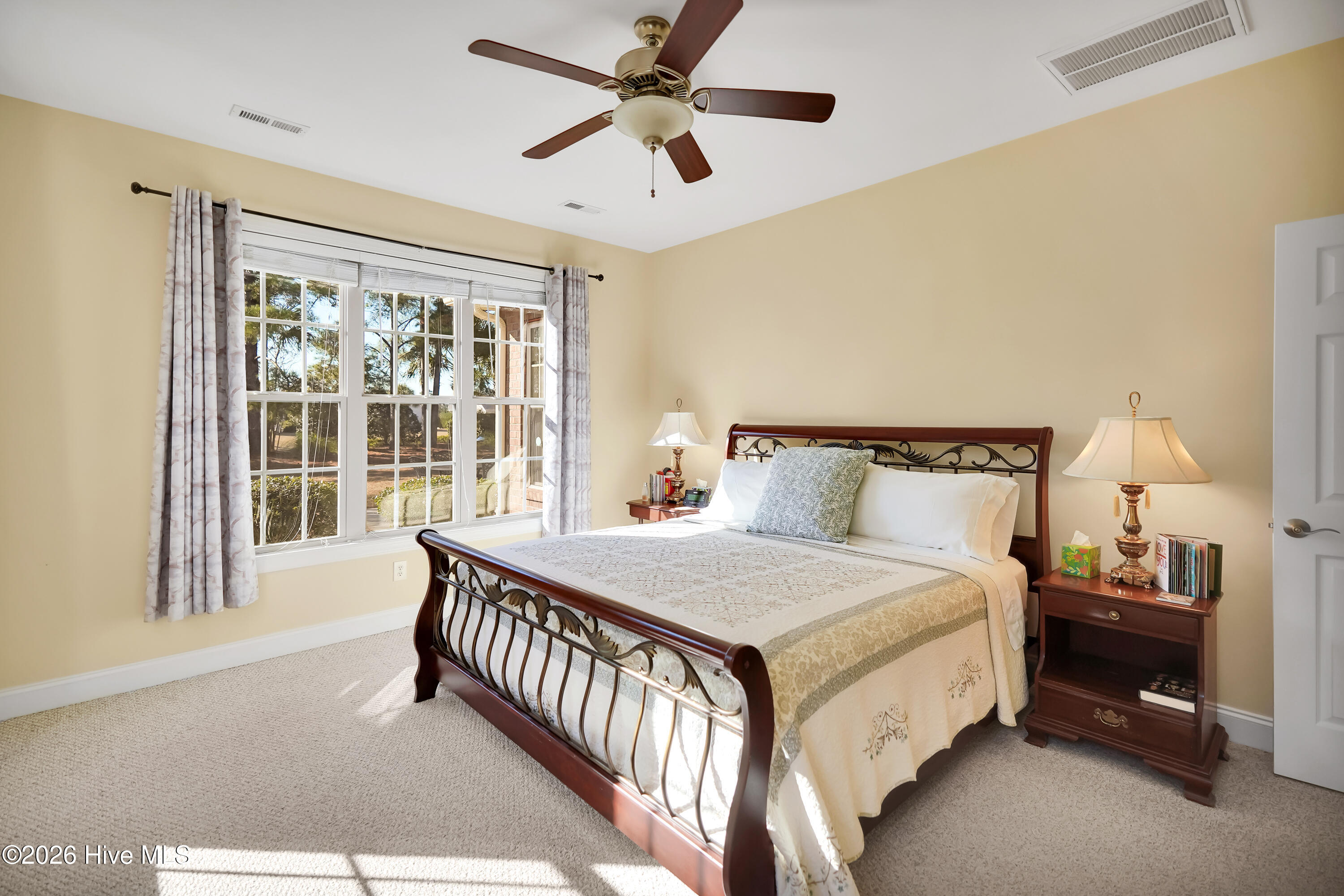 100547997 | Photo 16