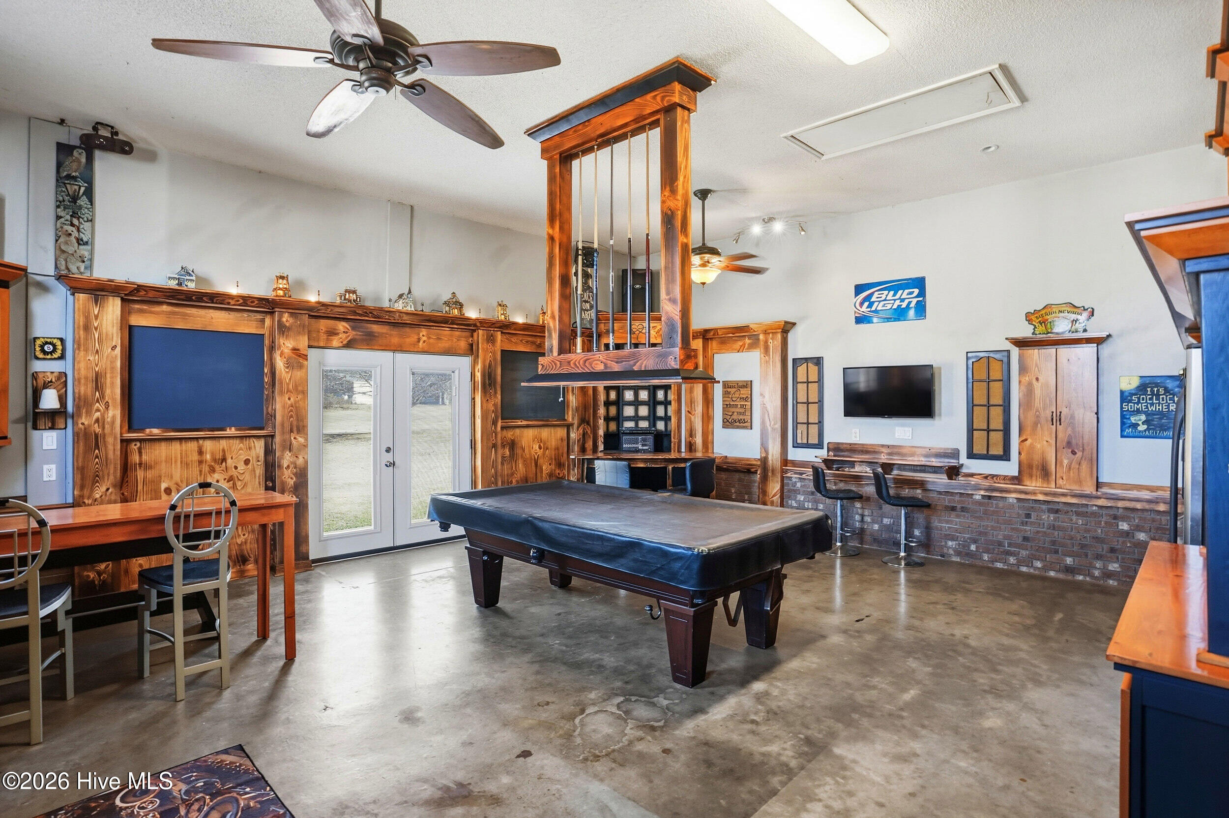 100551882 | Photo 34