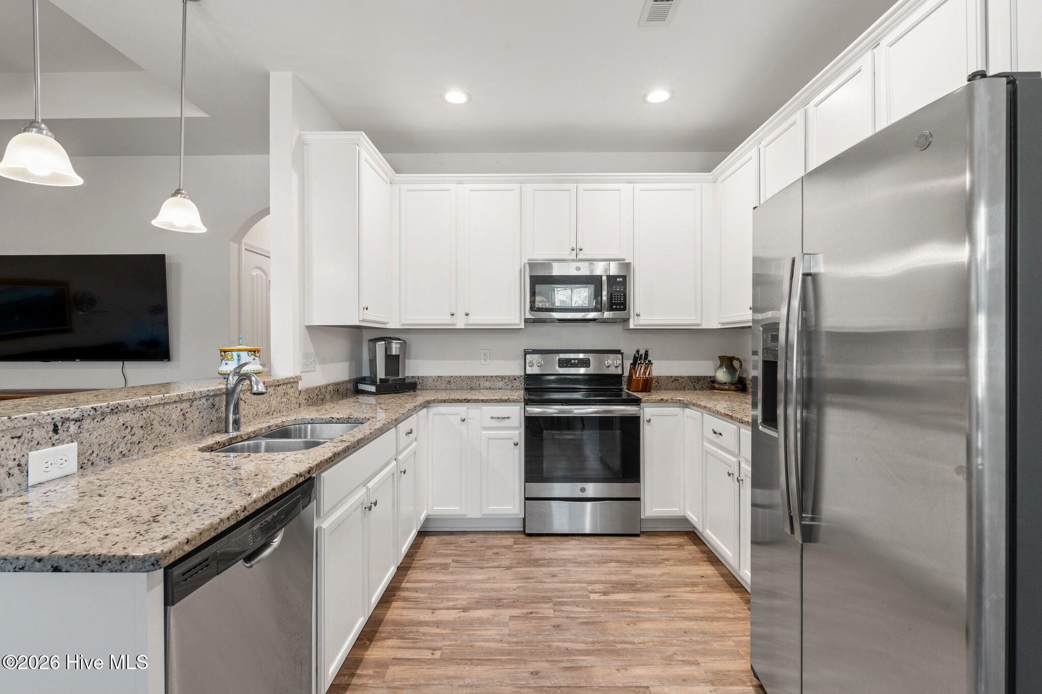 100564340 | Photo 10