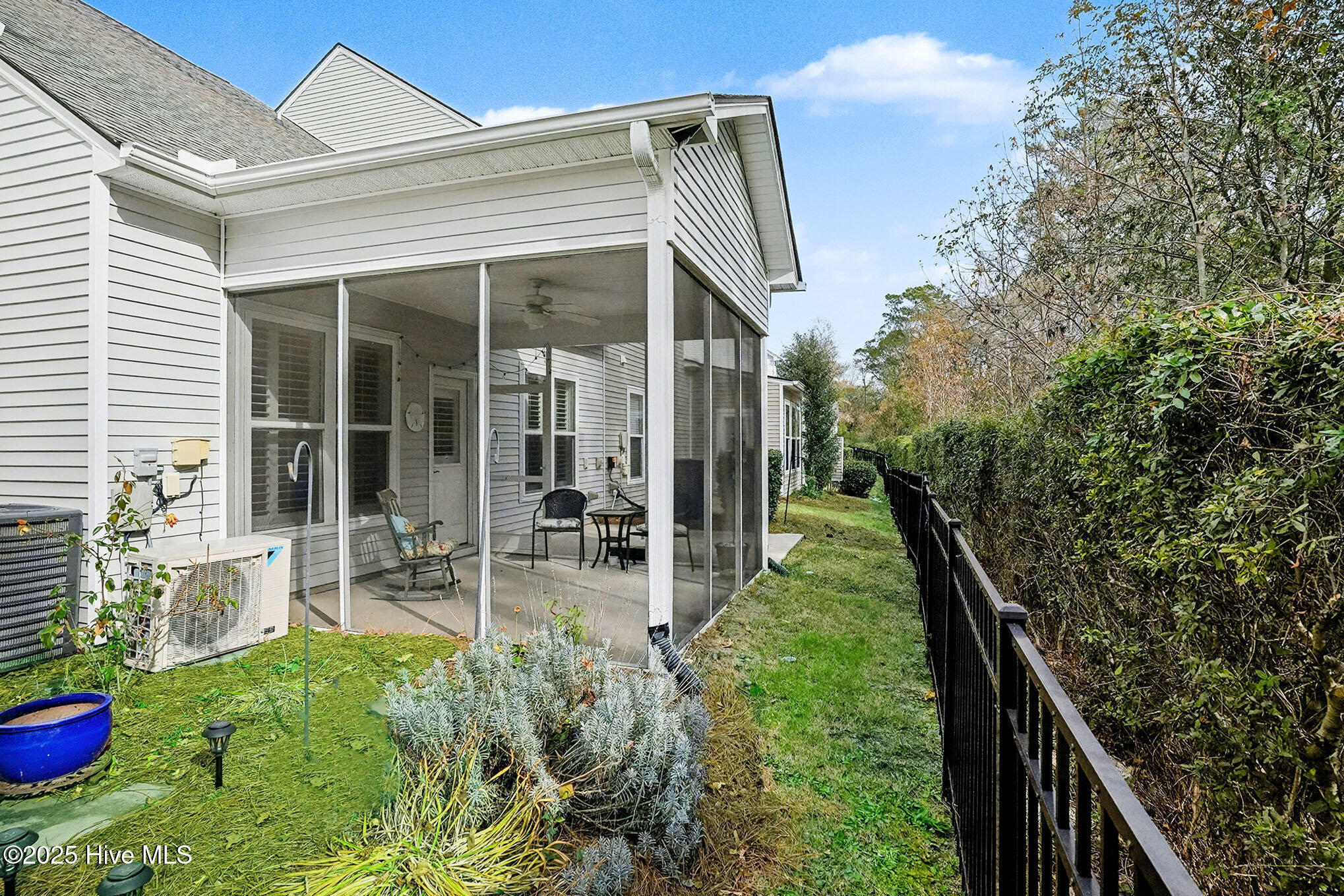 100545929 | Photo 39