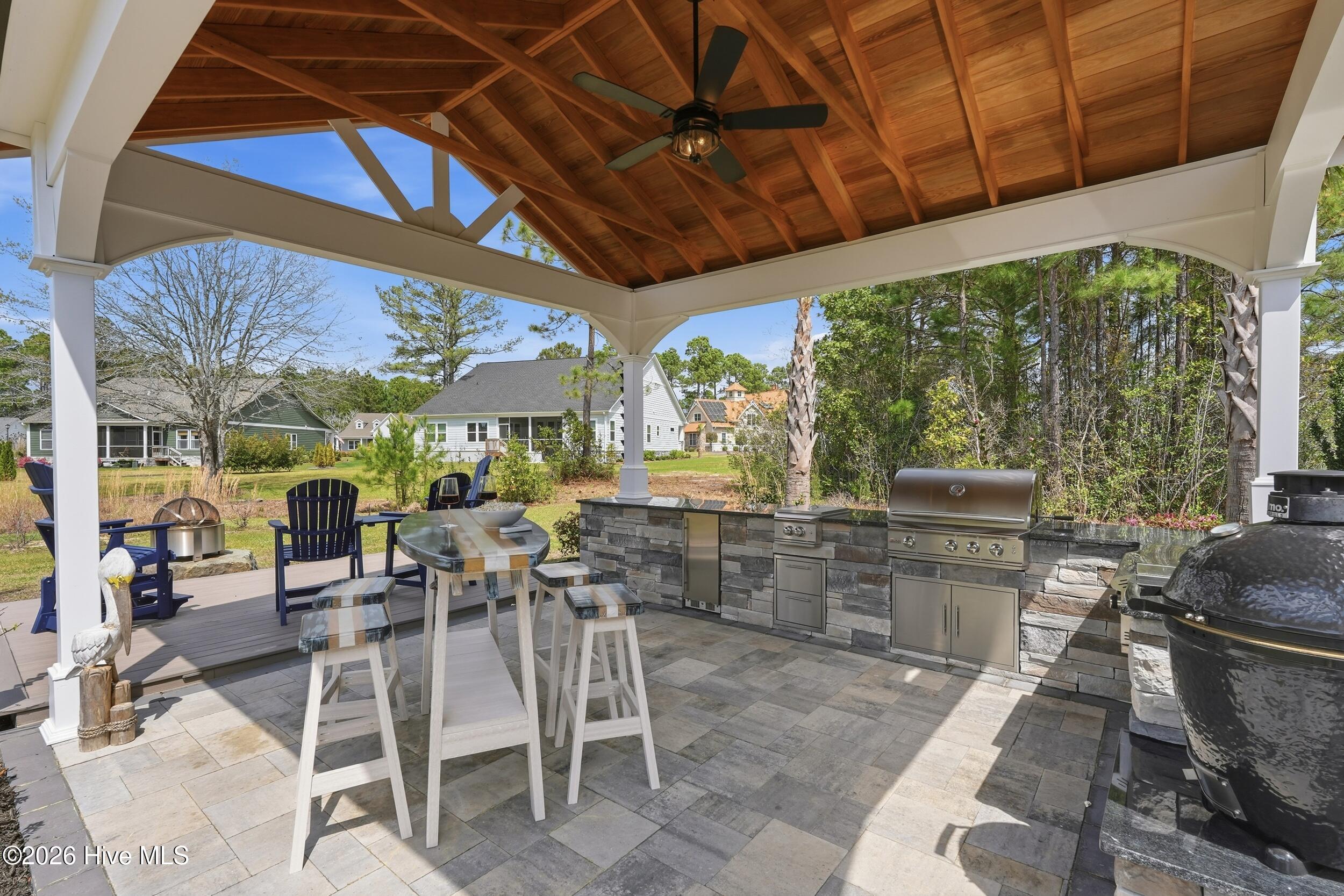 100563980 | Photo 38