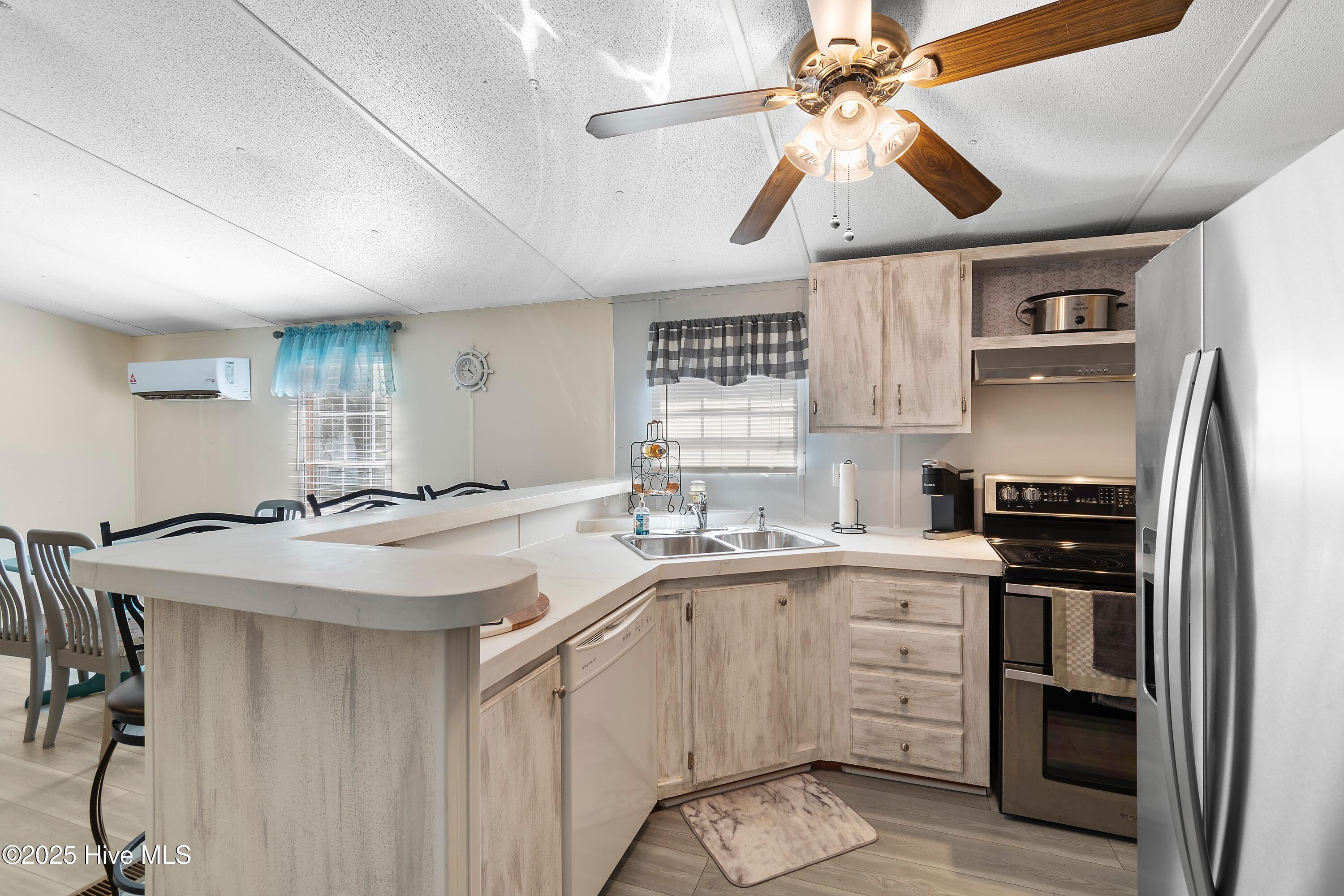 100518587 | Photo 11