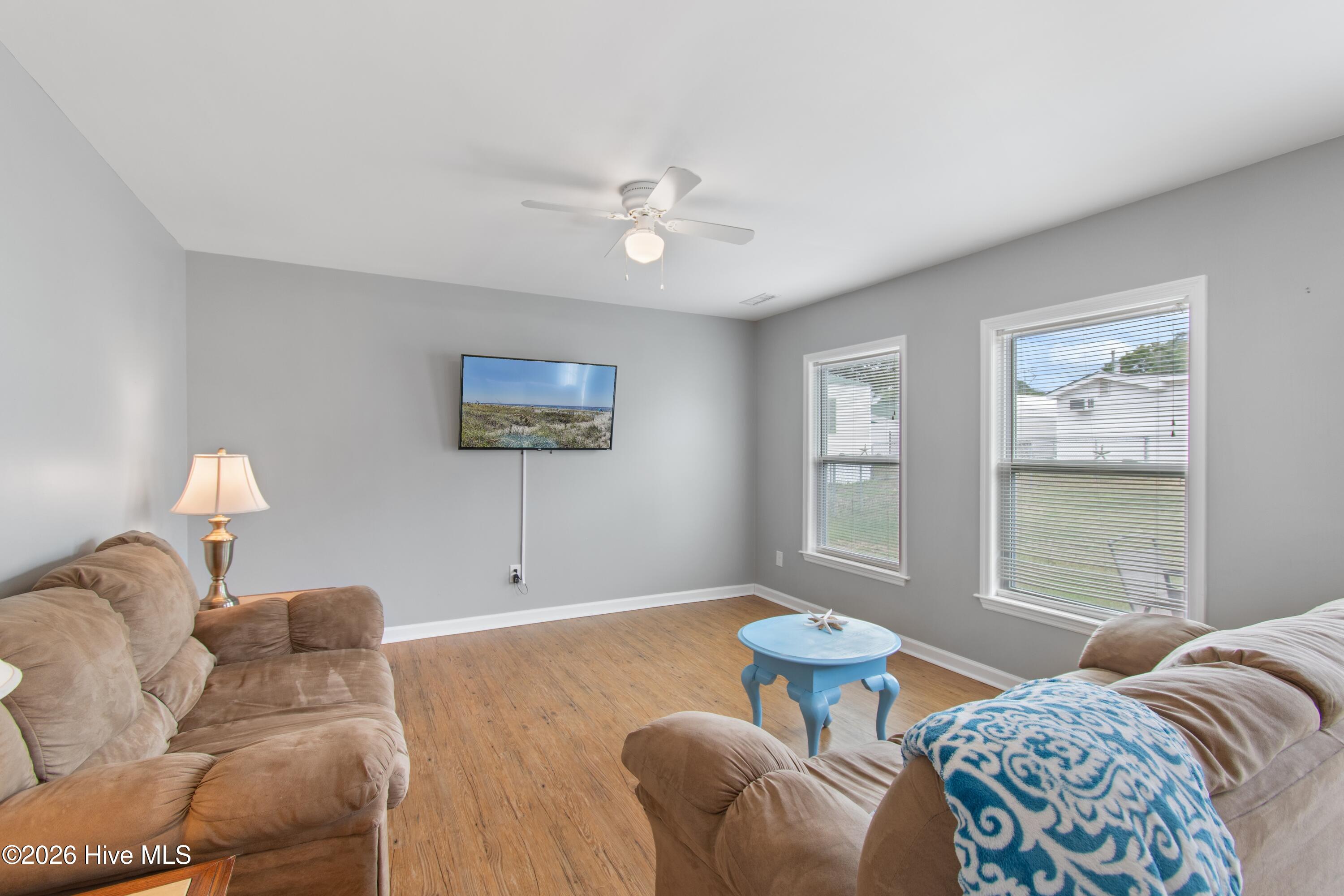 100580472 | Photo 10