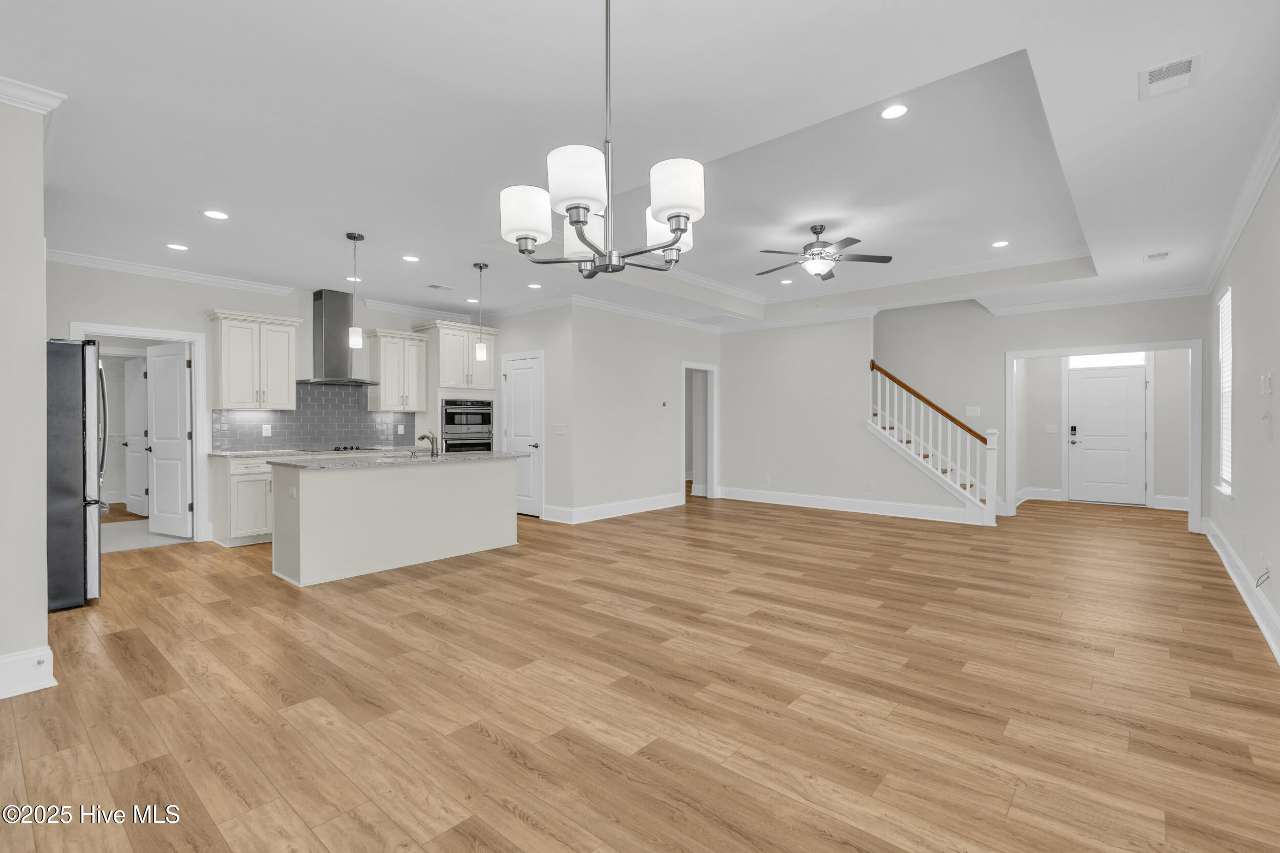 100532615 | Photo 10