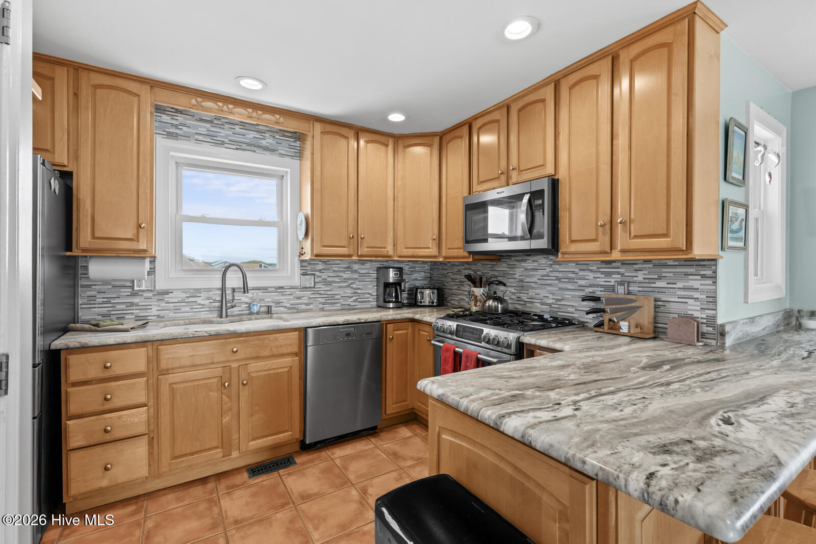 100569371 | Photo 20