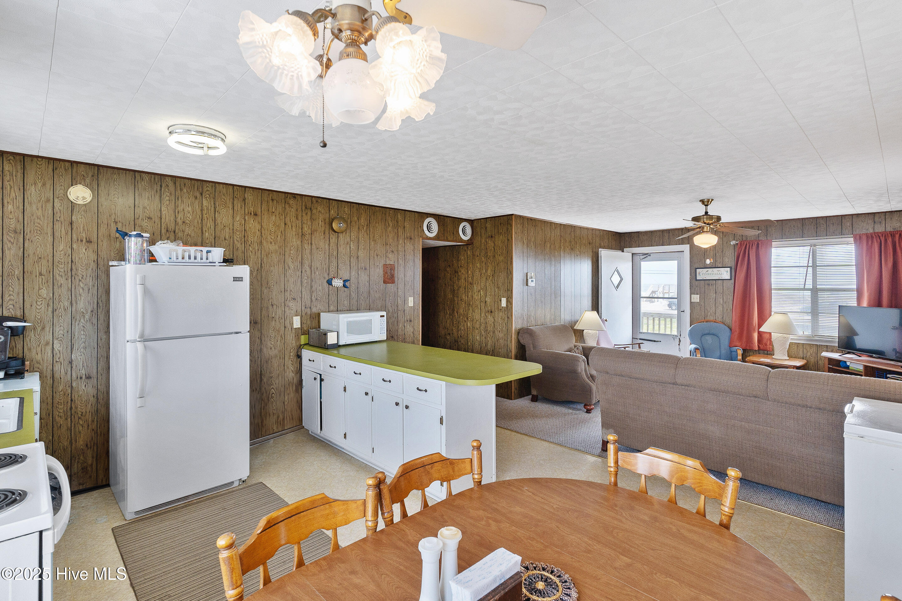 100503882 | Photo 12