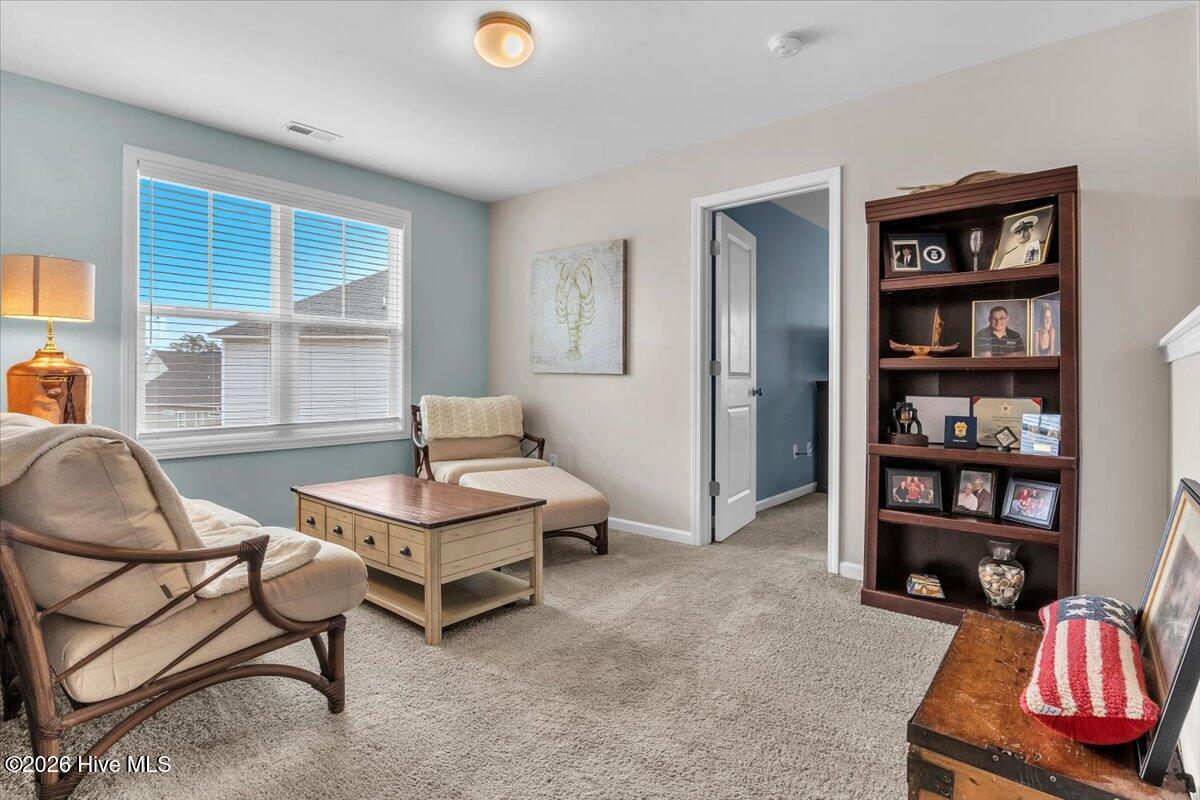 100558100 | Photo 36