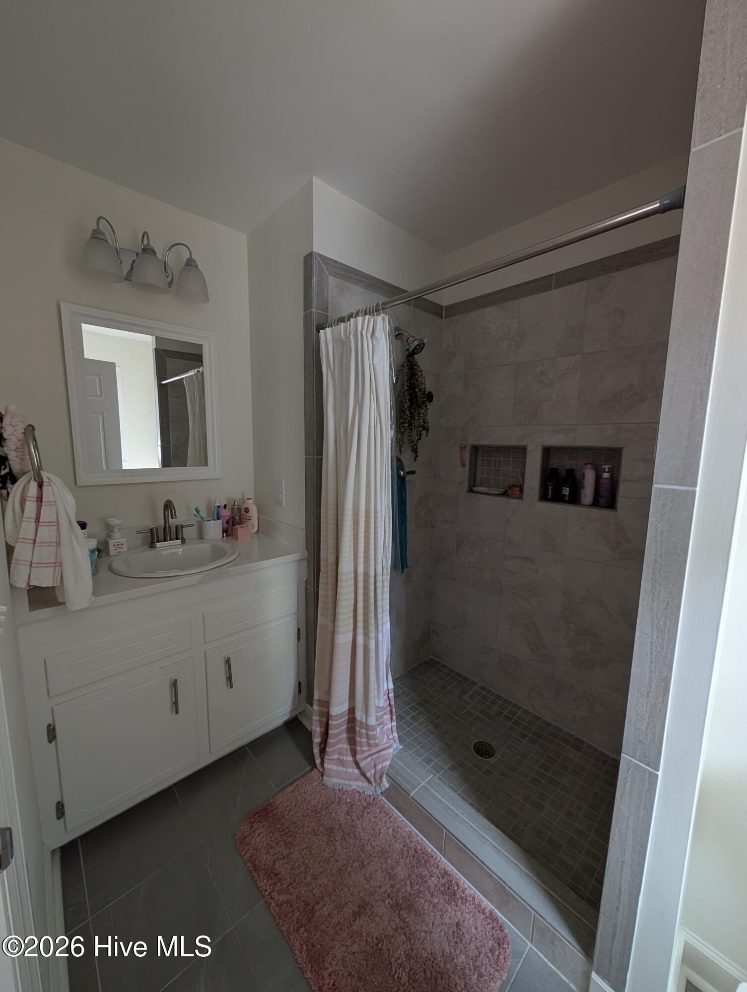 100550544 | Photo 22