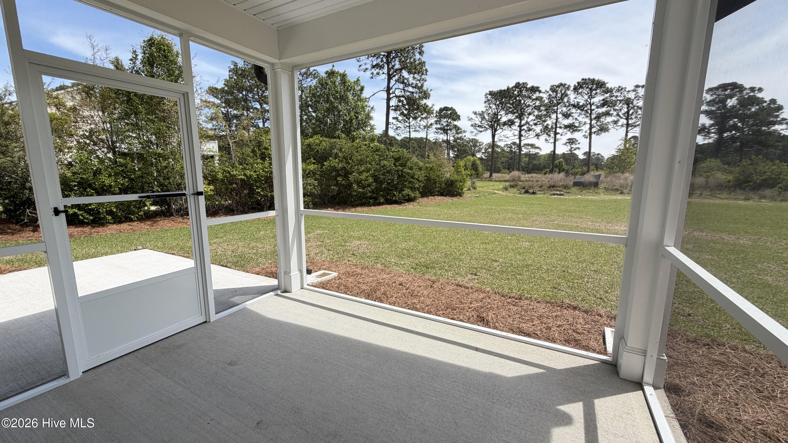 100548054 | Photo 15