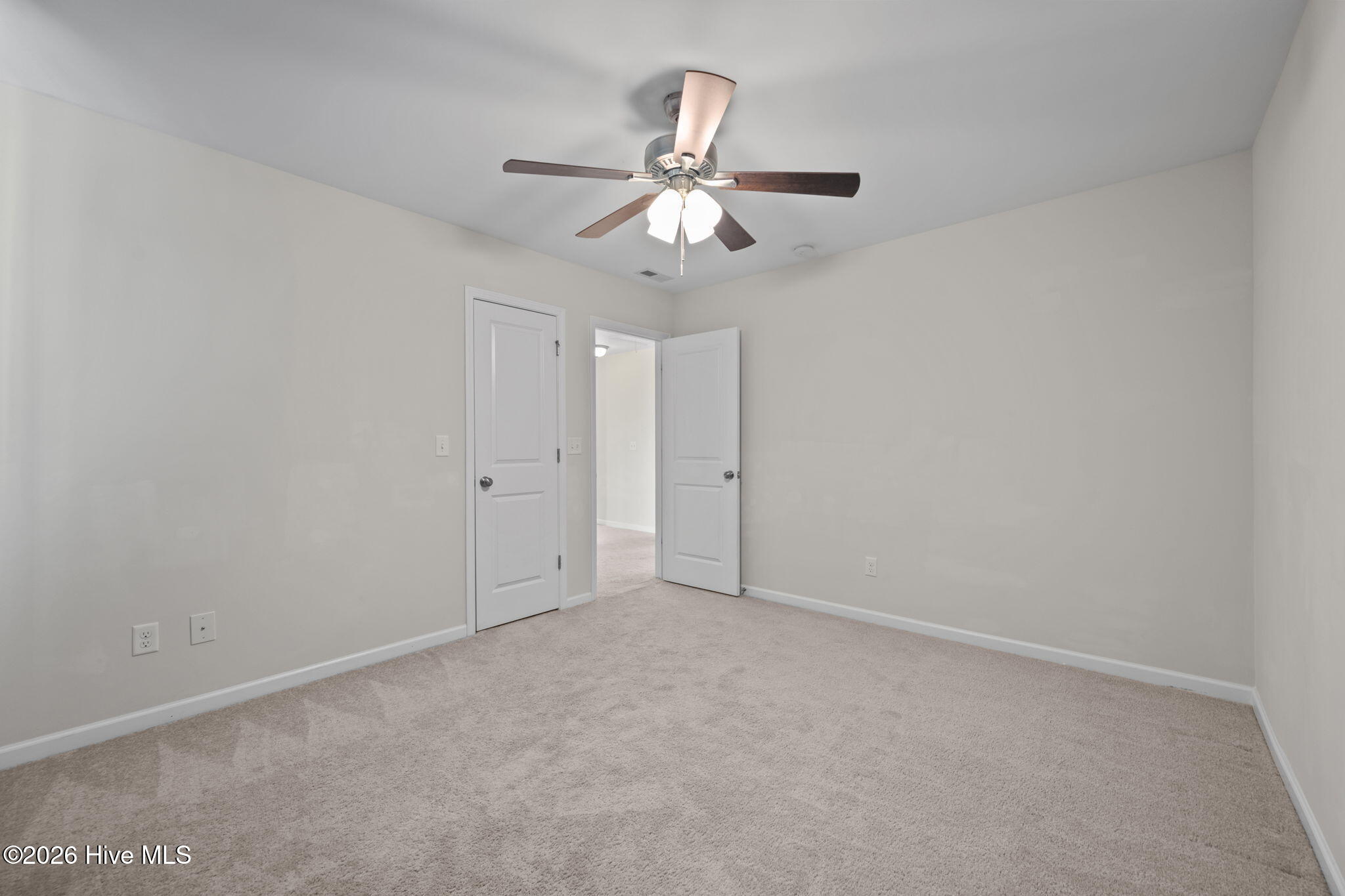 100555792 | Photo 22