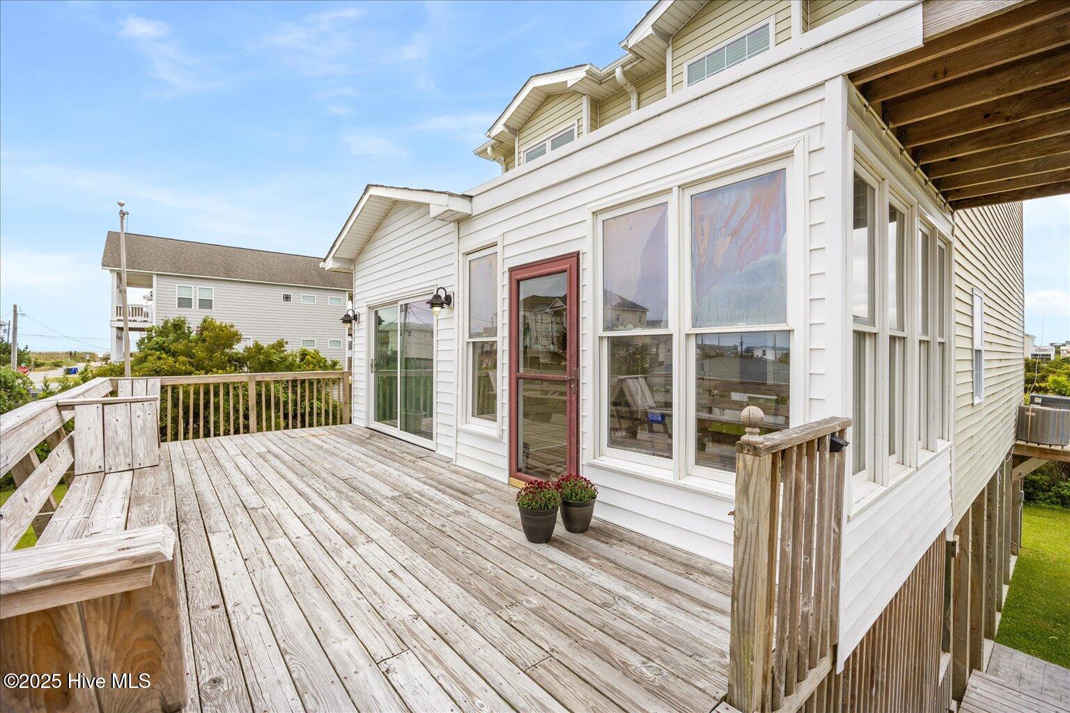 100530582 | Photo 16