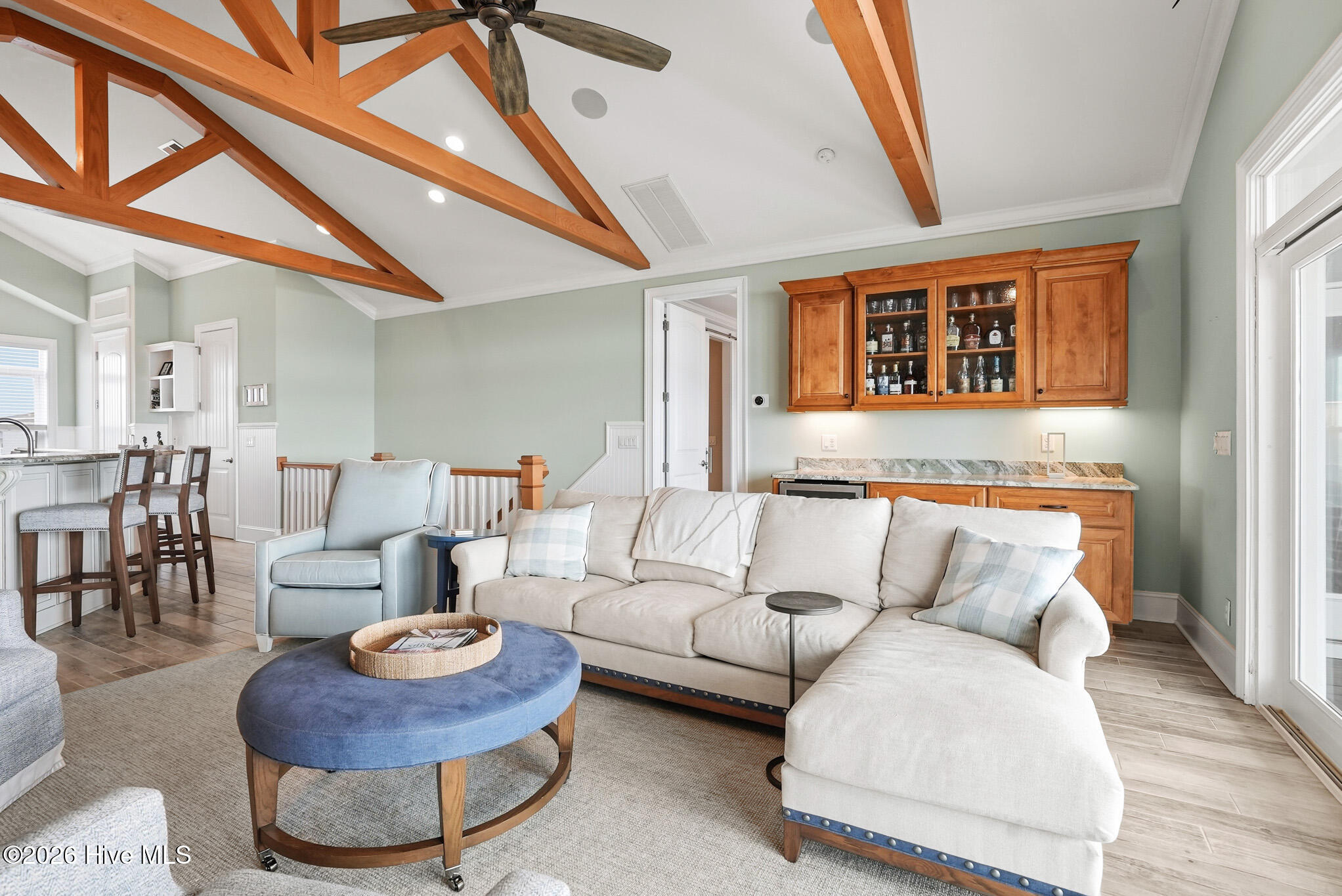 100558393 | Photo 12