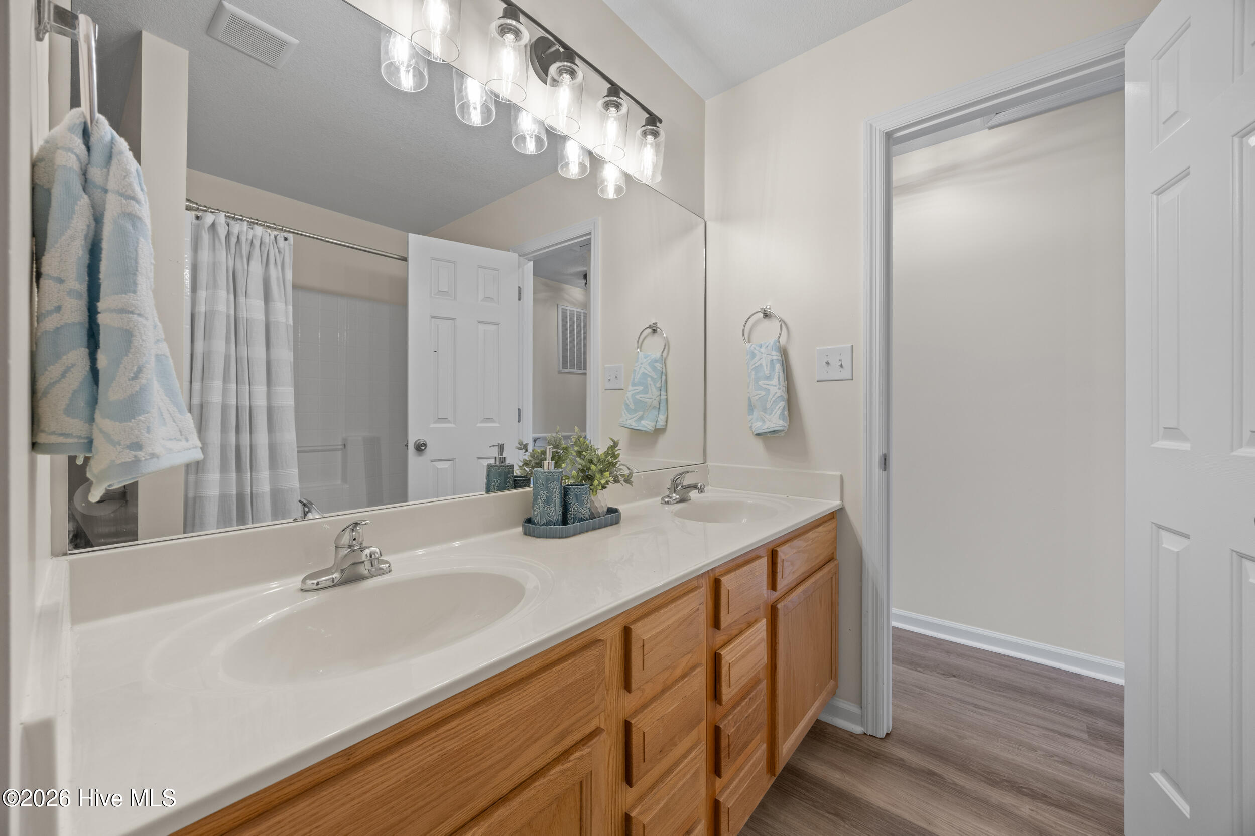 100552450 | Photo 18