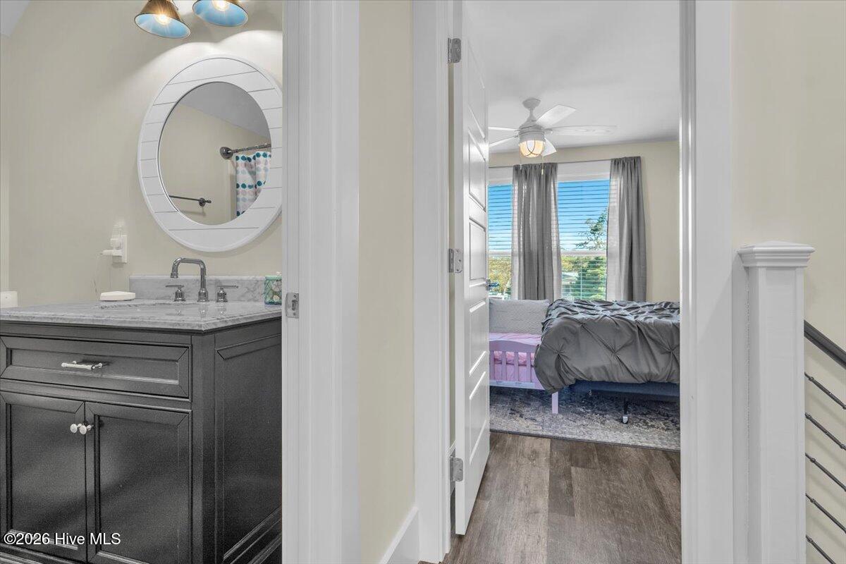 100550591 | Photo 39