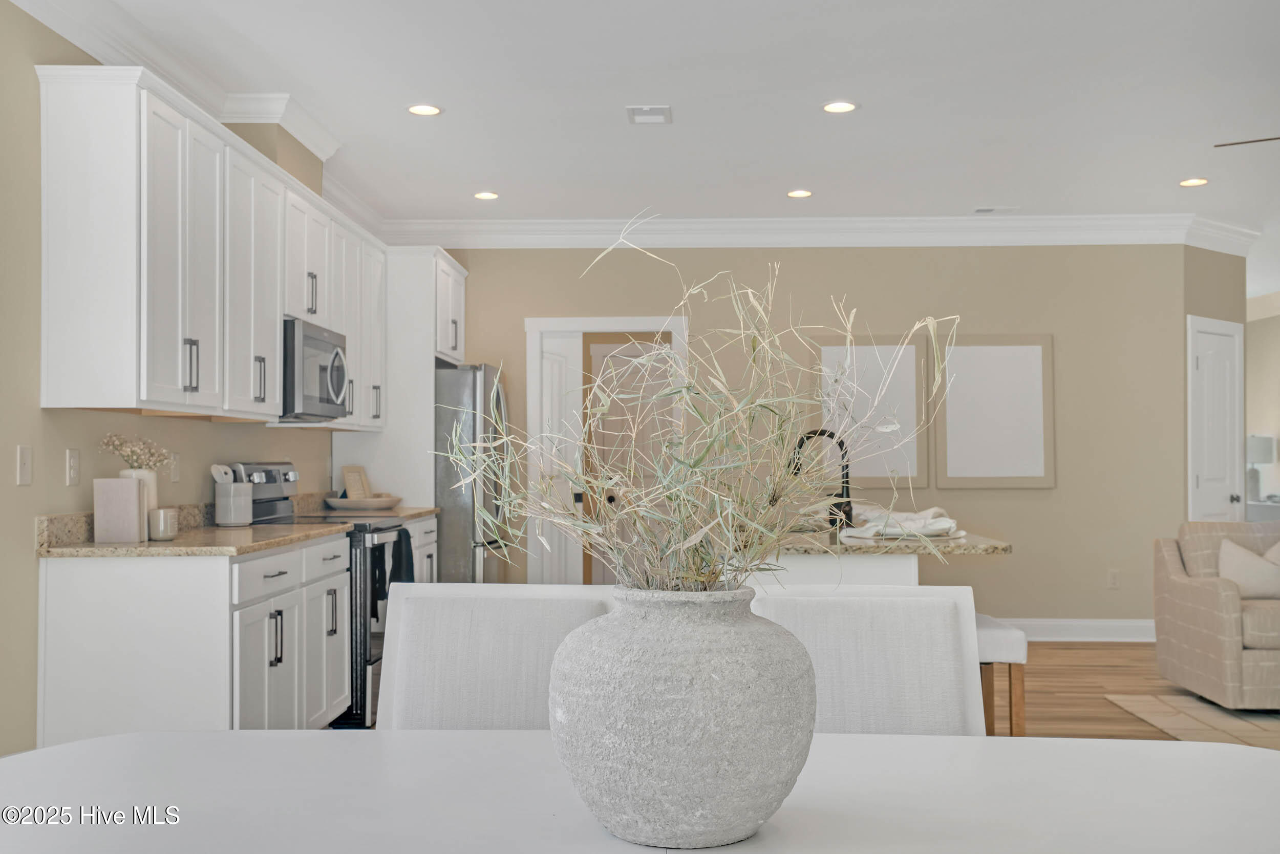 100460470 | Photo 30