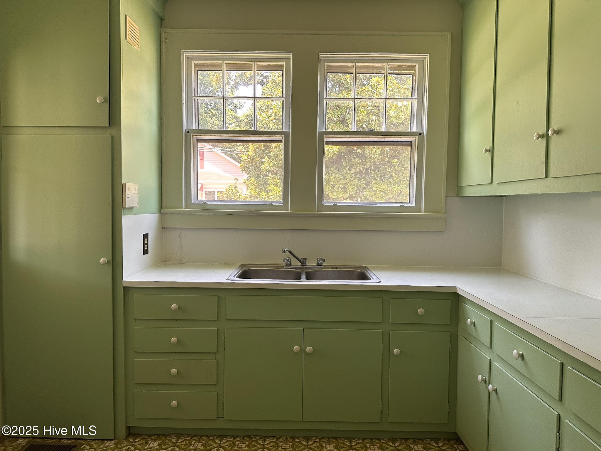 100515338 | Photo 13