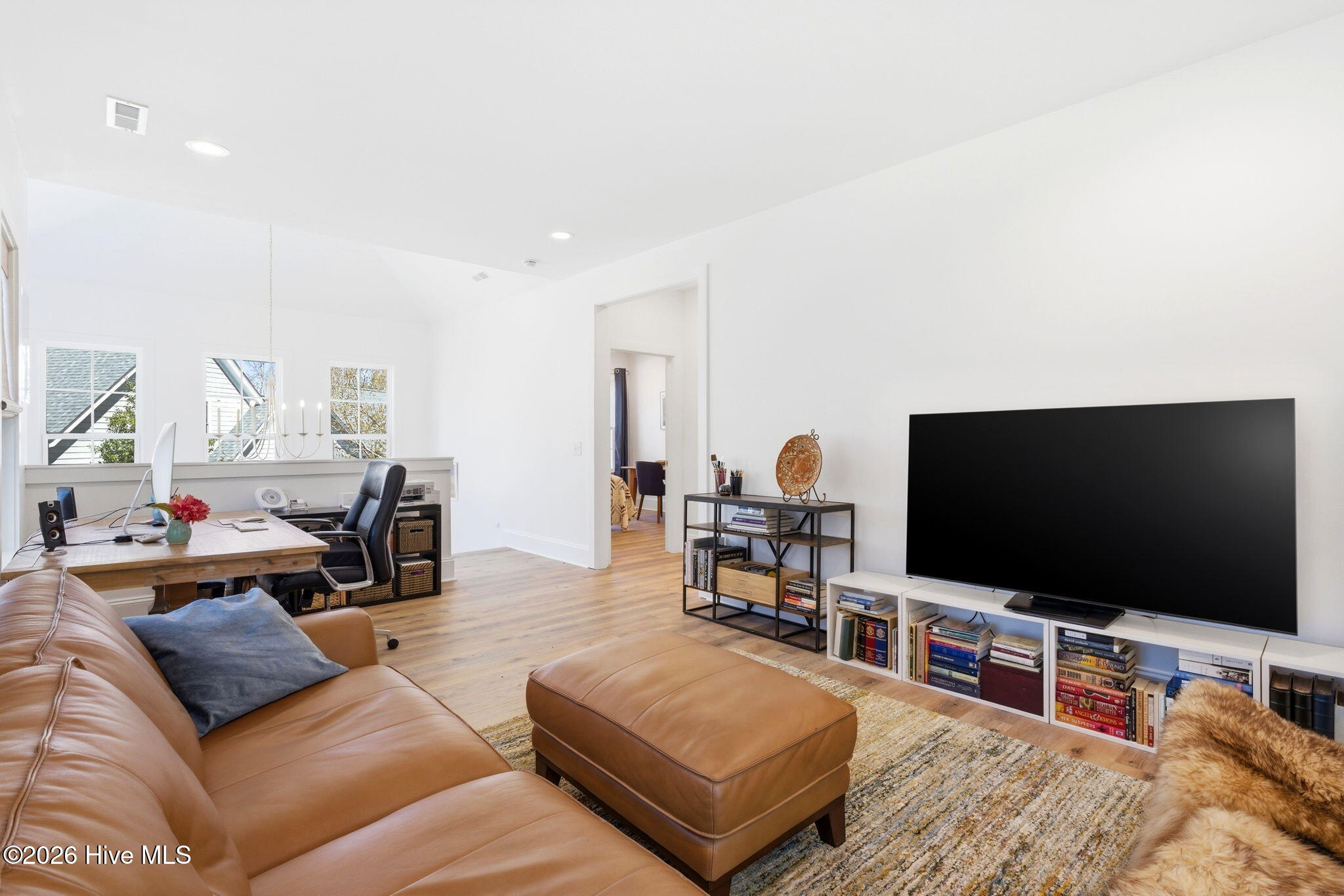 100562076 | Photo 40