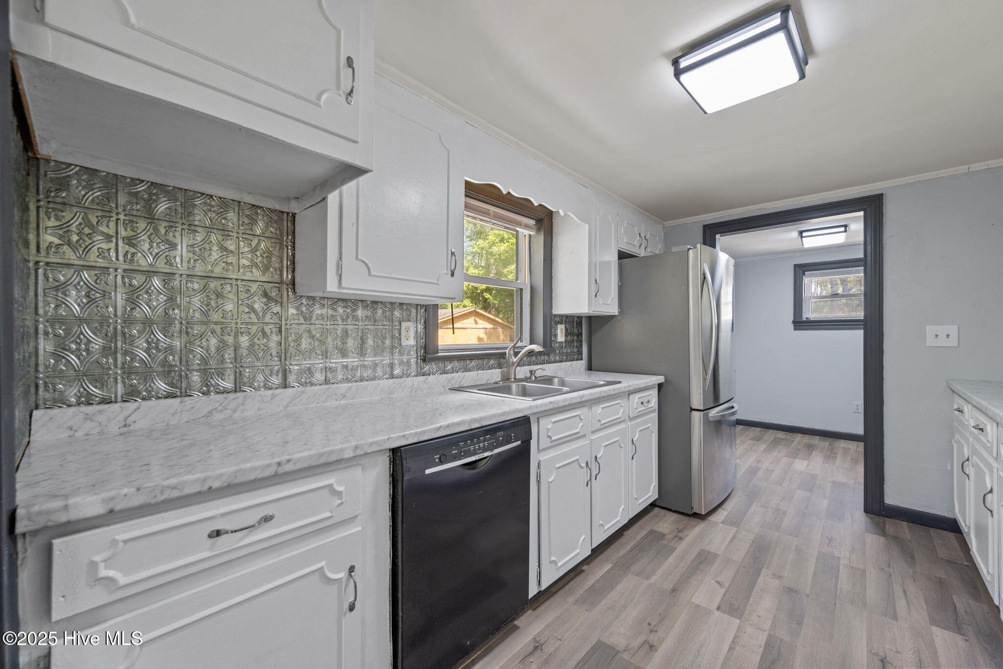 100534081 | Photo 15