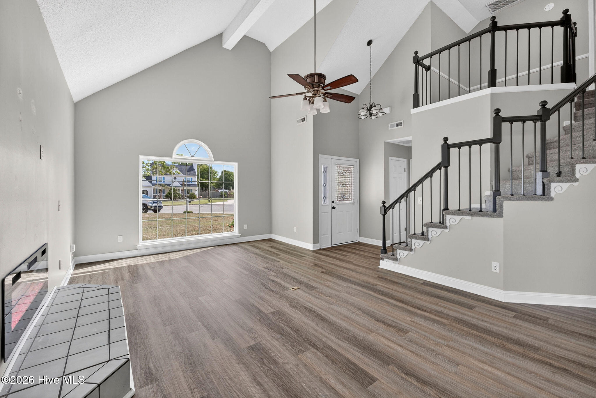 100567707 | Photo 20