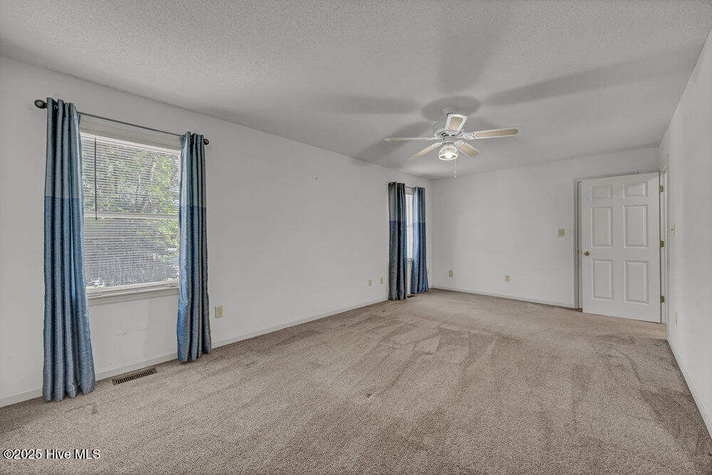 100526999 | Photo 31