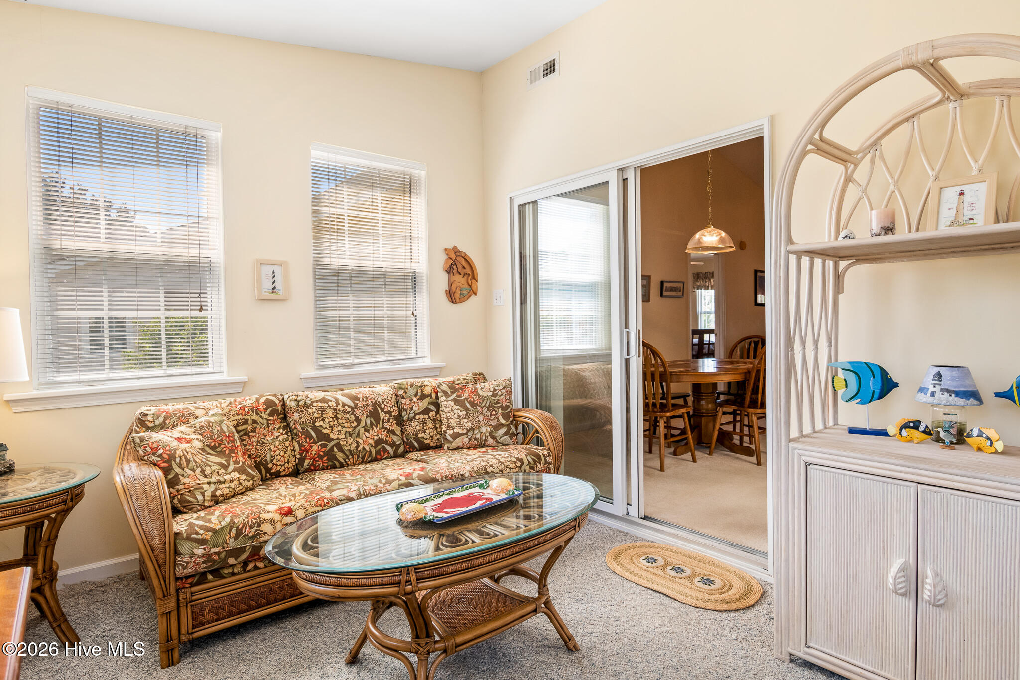 100566913 | Photo 35